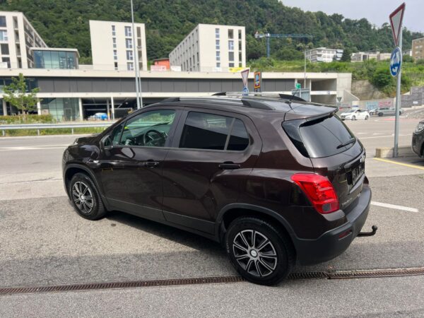 CHEVROLET Trax 1.7 VCDi LS 4WD-image-3
