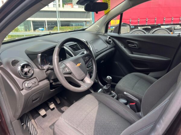 CHEVROLET Trax 1.7 VCDi LS 4WD-image-6
