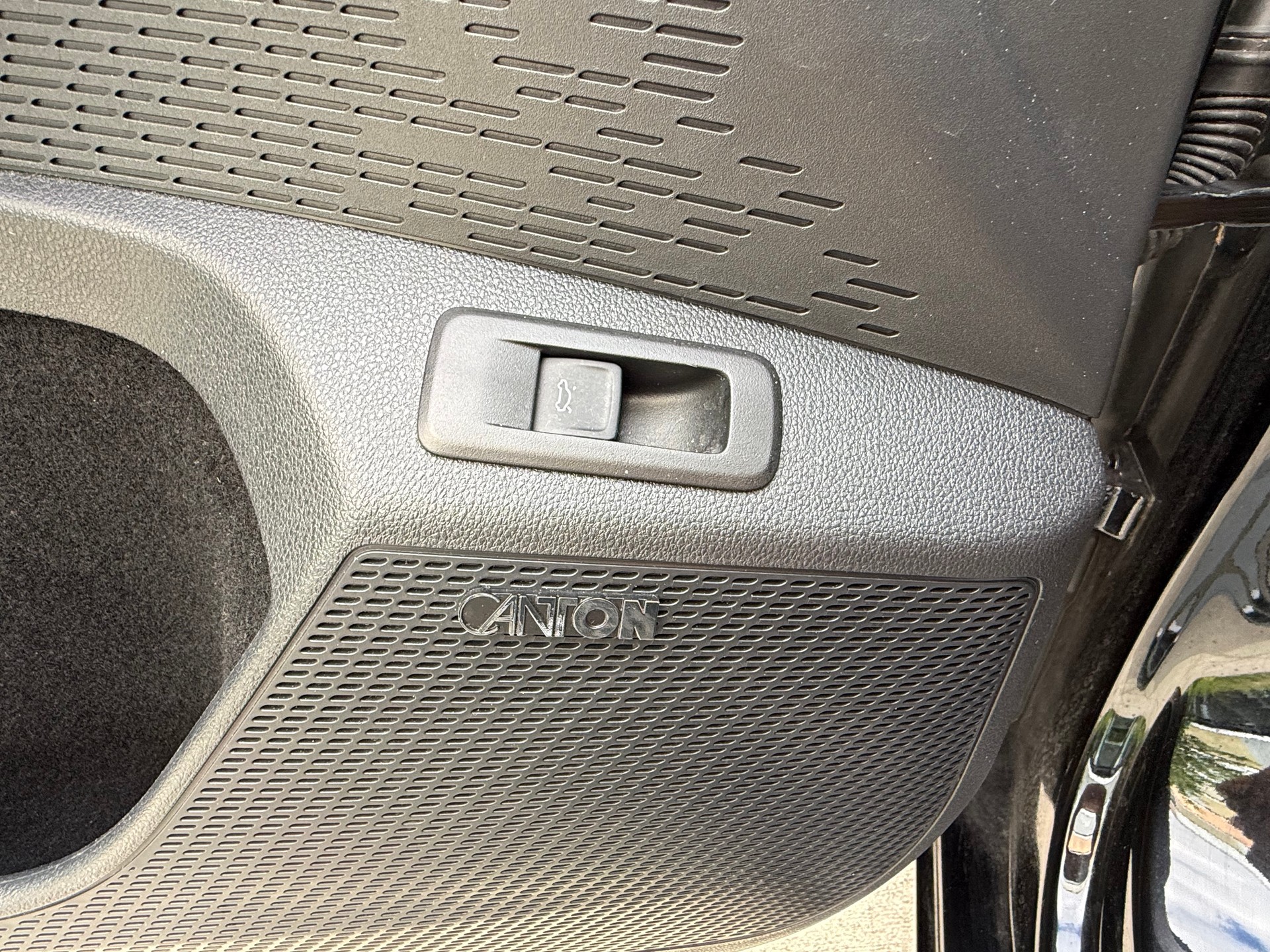 SKODA Octavia Combi 2.0 TSI DSG RS-image-15