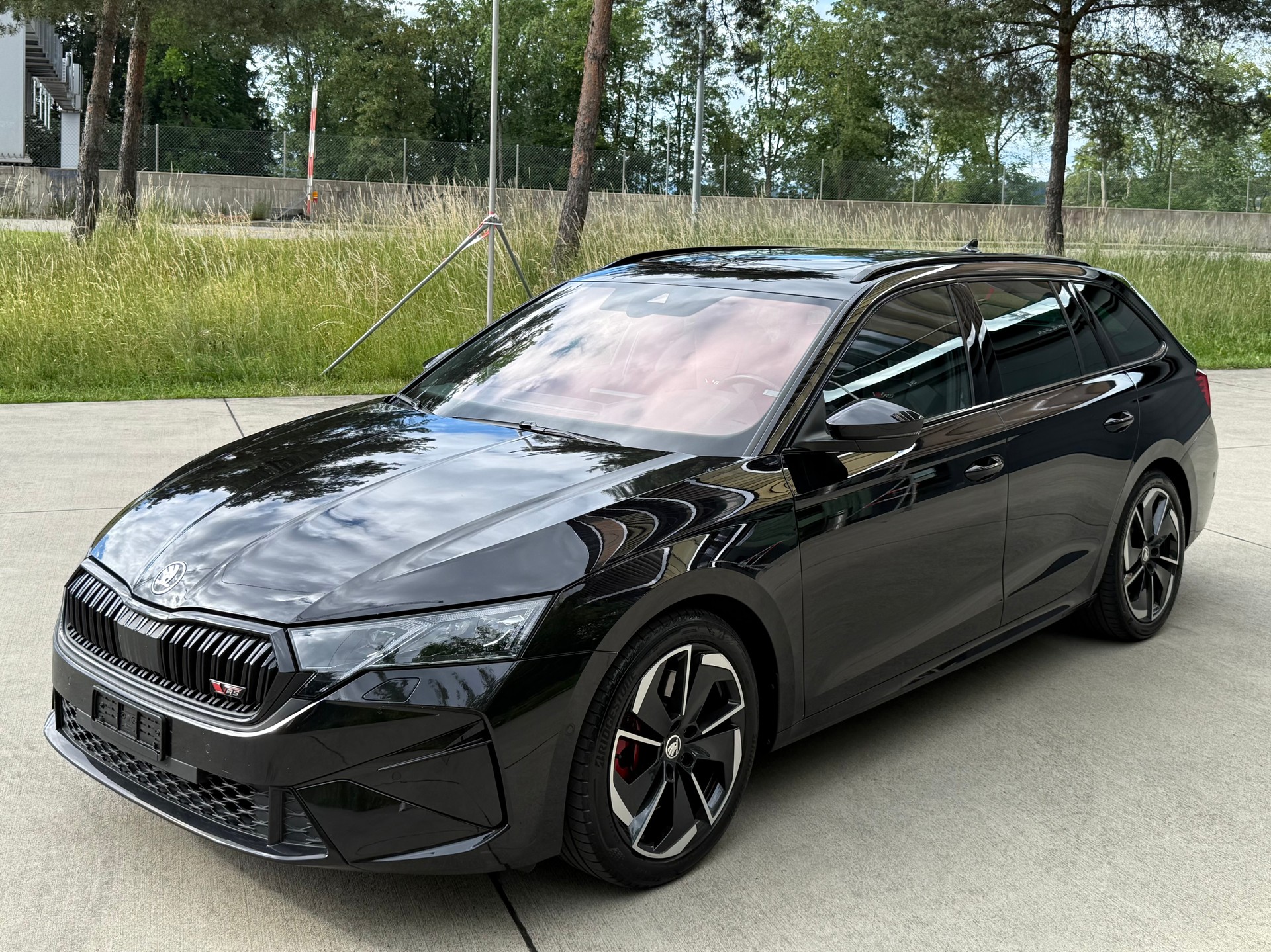 SKODA Octavia Combi 2.0 TSI DSG RS-image-4