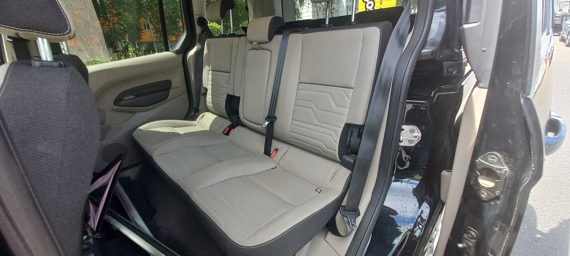 FORD Tourneo Connect 1.6 TDCi Titanium-image-14
