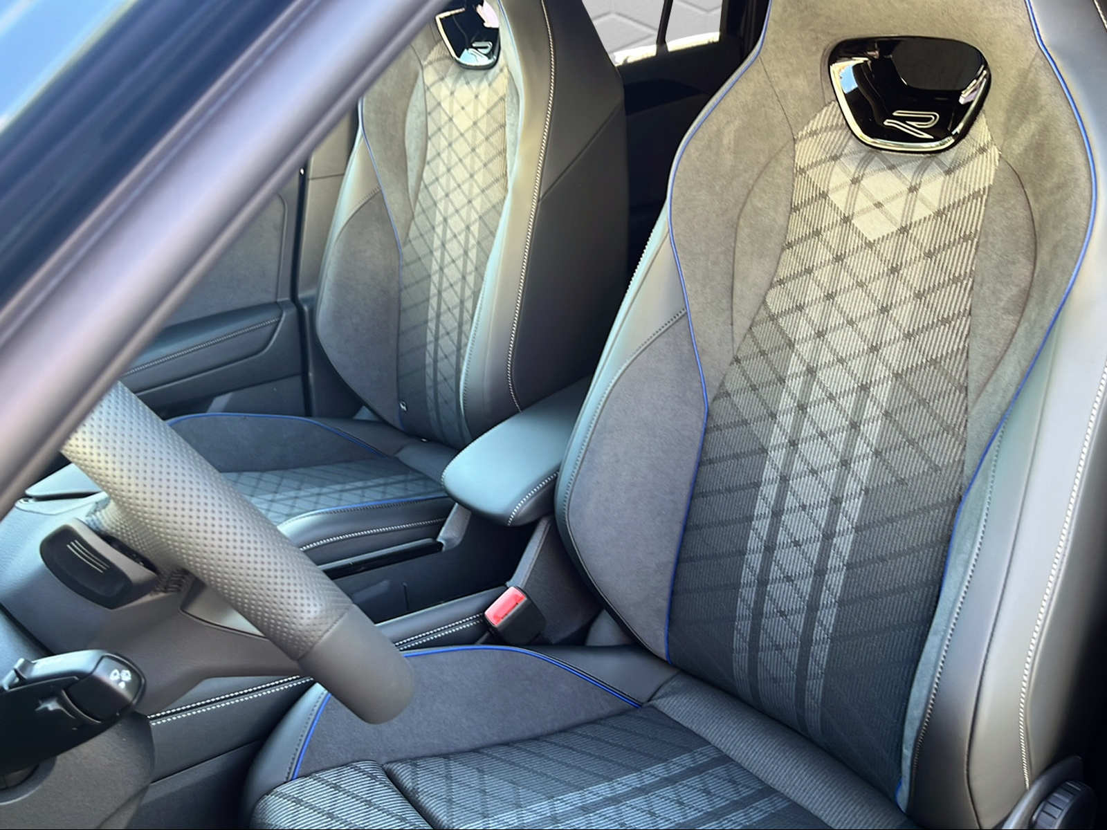 VW Tiguan 2.0 TSI DSG R-Line United 4Motion-image-6