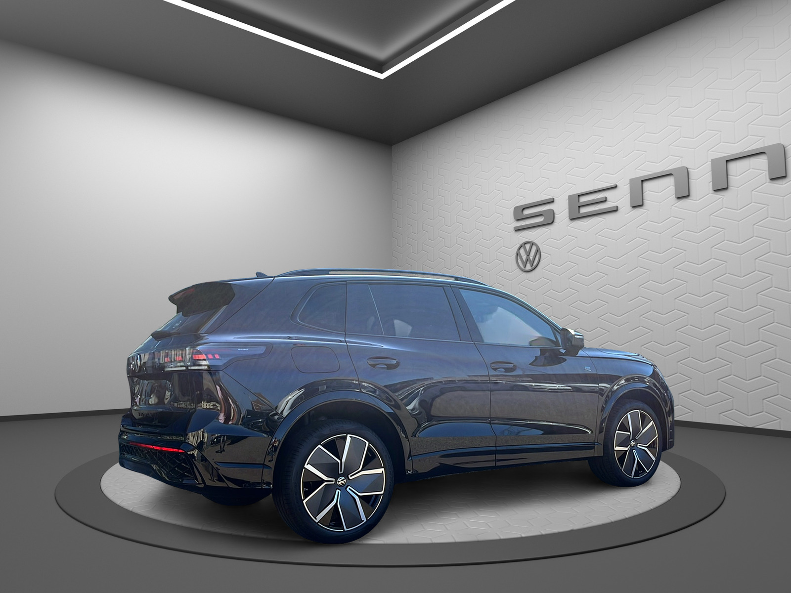 VW Tiguan 2.0 TSI DSG R-Line United 4Motion-image-2
