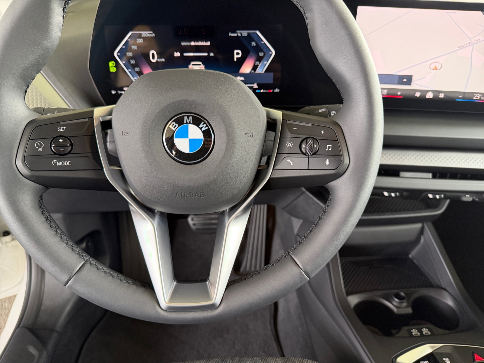 BMW 120i-image-11