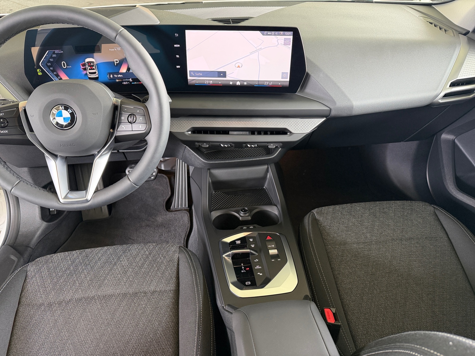 BMW 120i-image-9