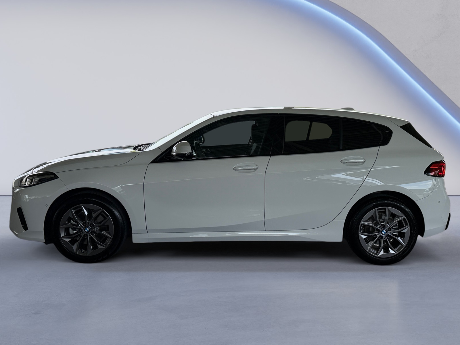 BMW 120i-image-1