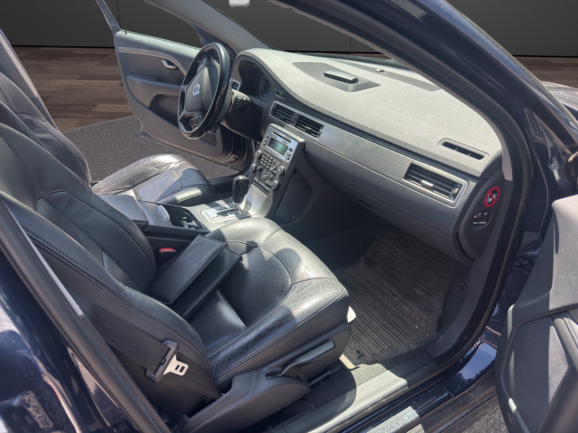 VOLVO V70 2.0T Sailor Powershift-image-13