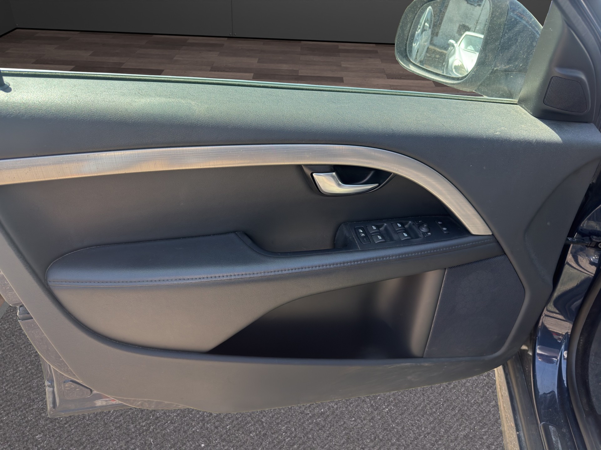 VOLVO V70 2.0T Sailor Powershift-image-9