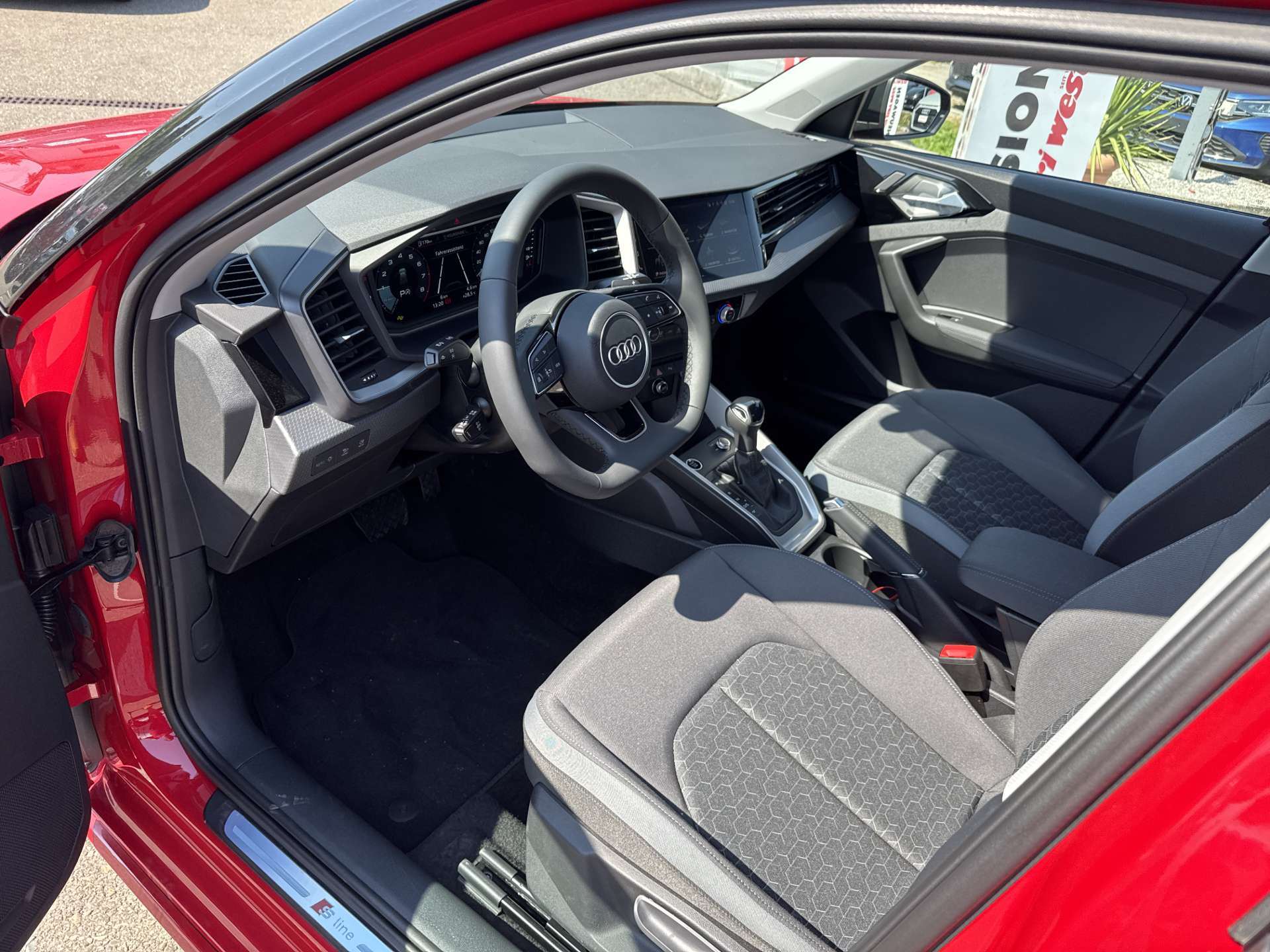 AUDI A1 Sportback 30 TFSi S-Line S-Tronic Automat-image-5