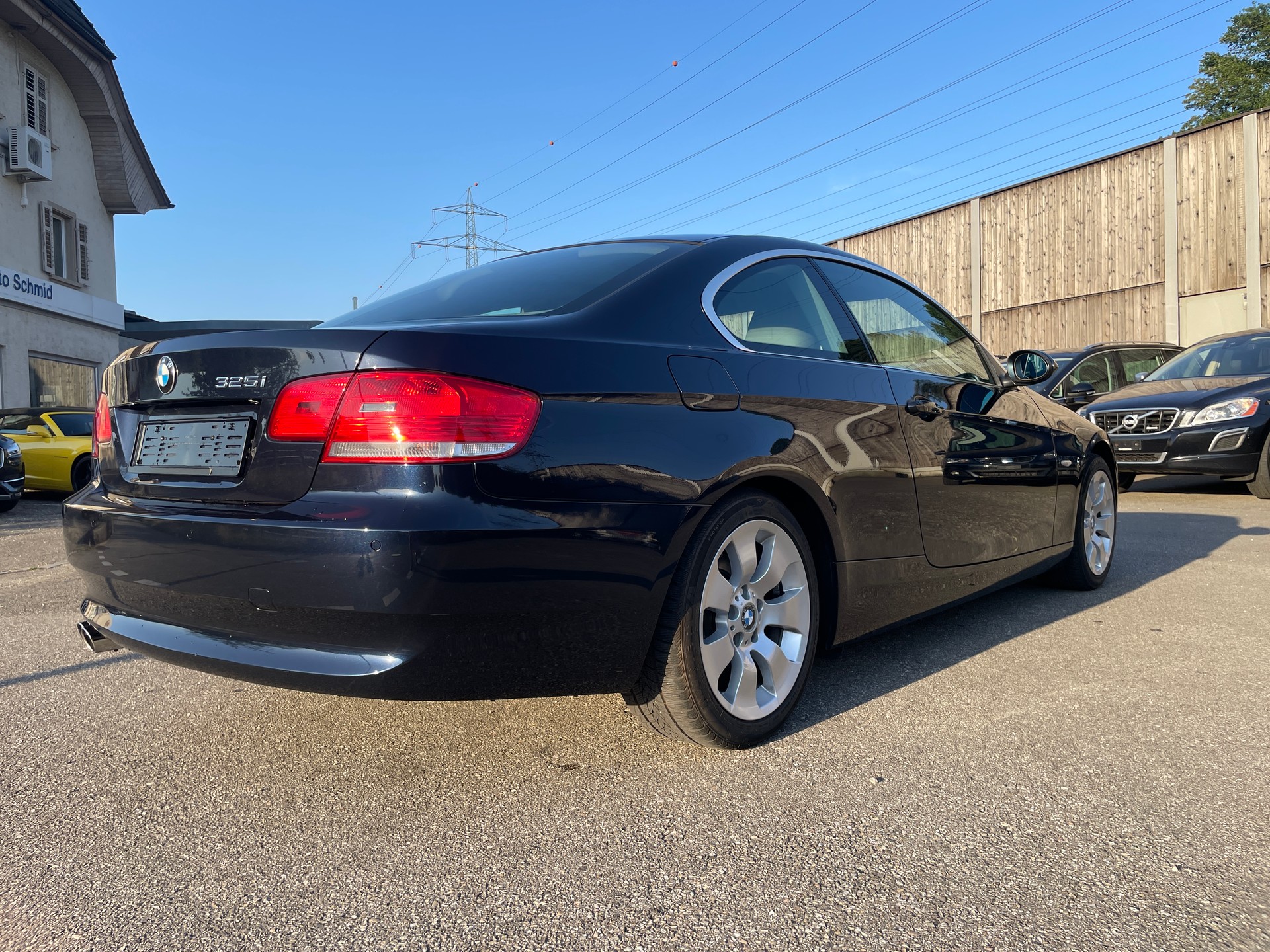 BMW 325i Coupé-image-10