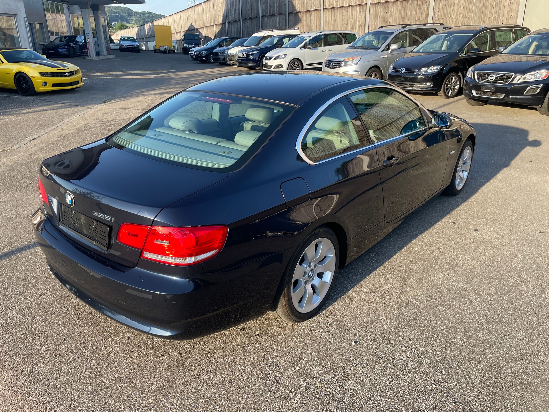 BMW 325i Coupé-image-11