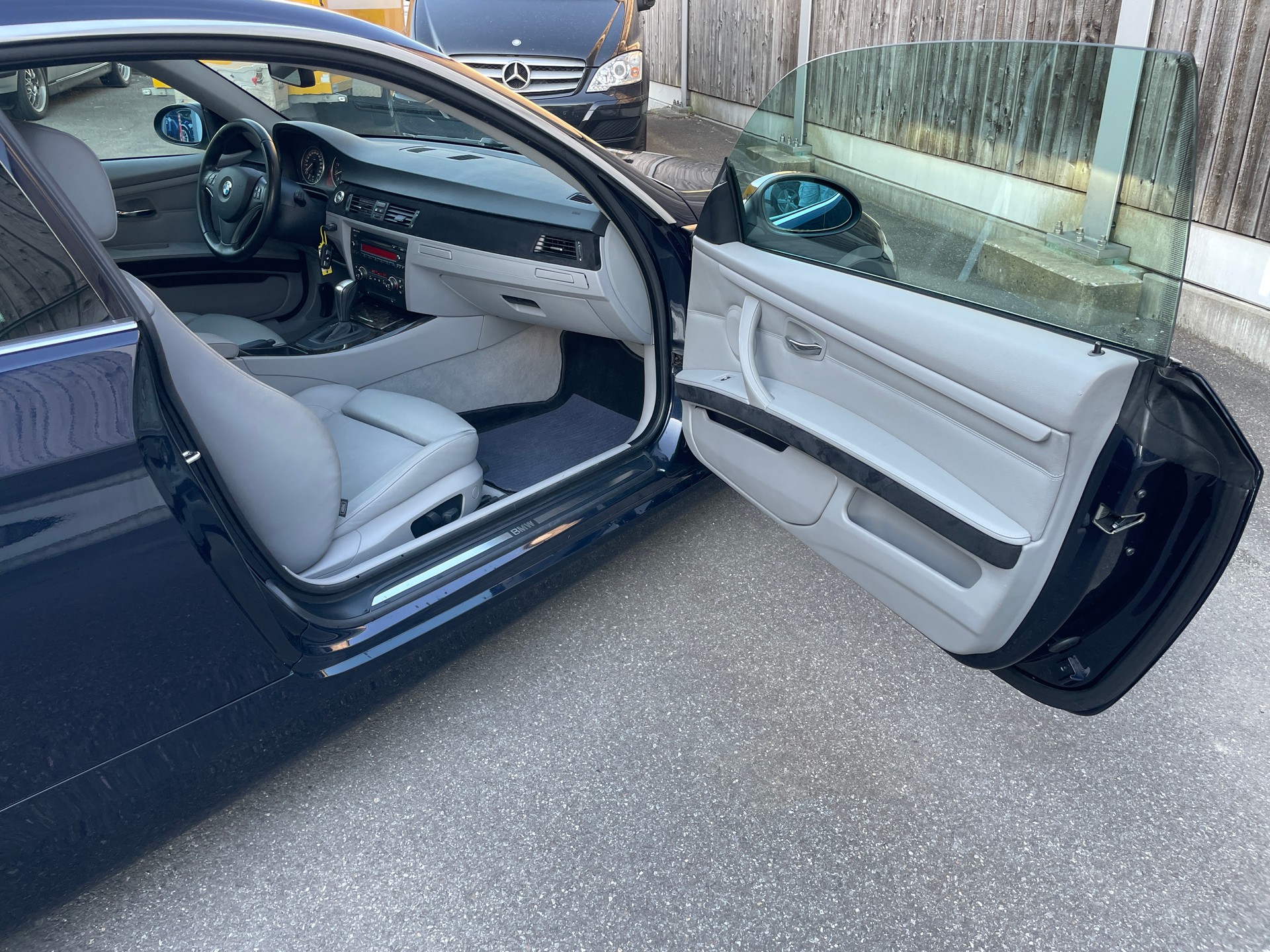 BMW 325i Coupé-image-24
