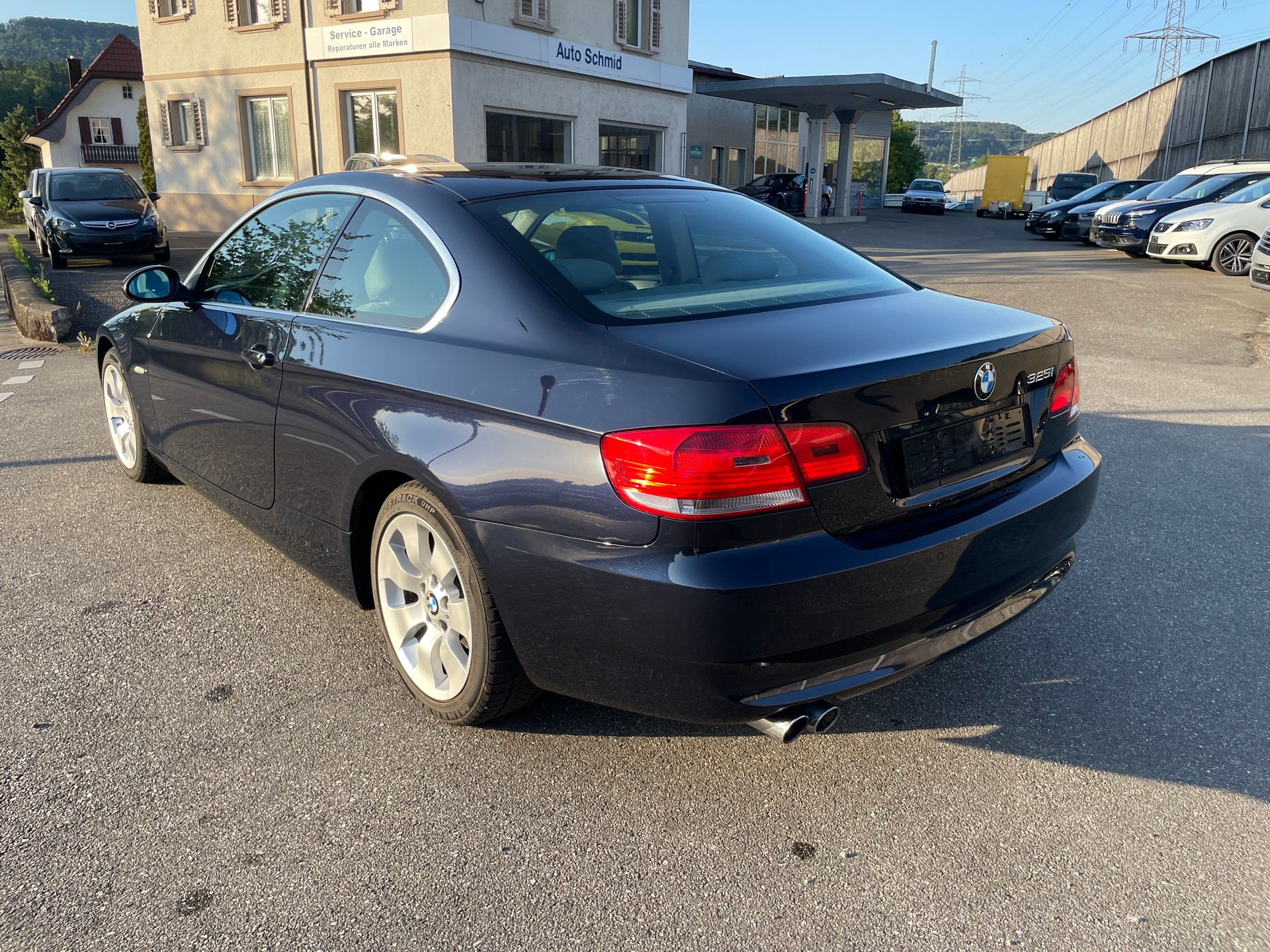 BMW 325i Coupé-image-5
