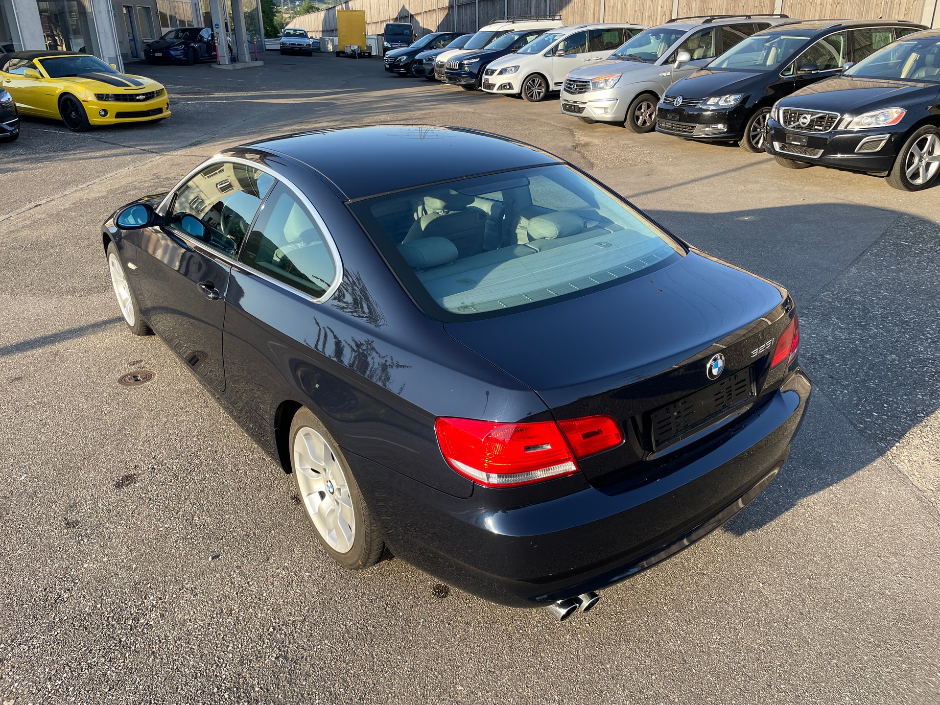 BMW 325i Coupé-image-6