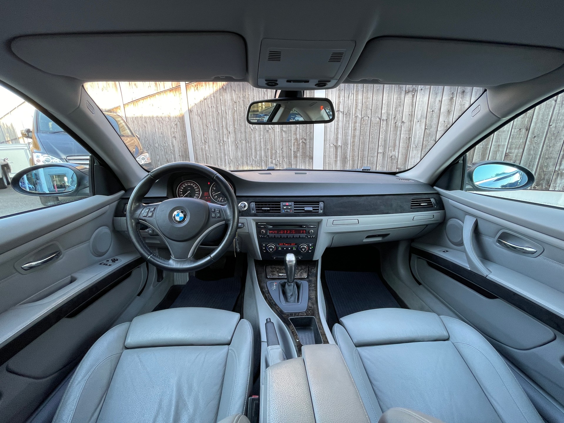 BMW 325i Coupé-image-20