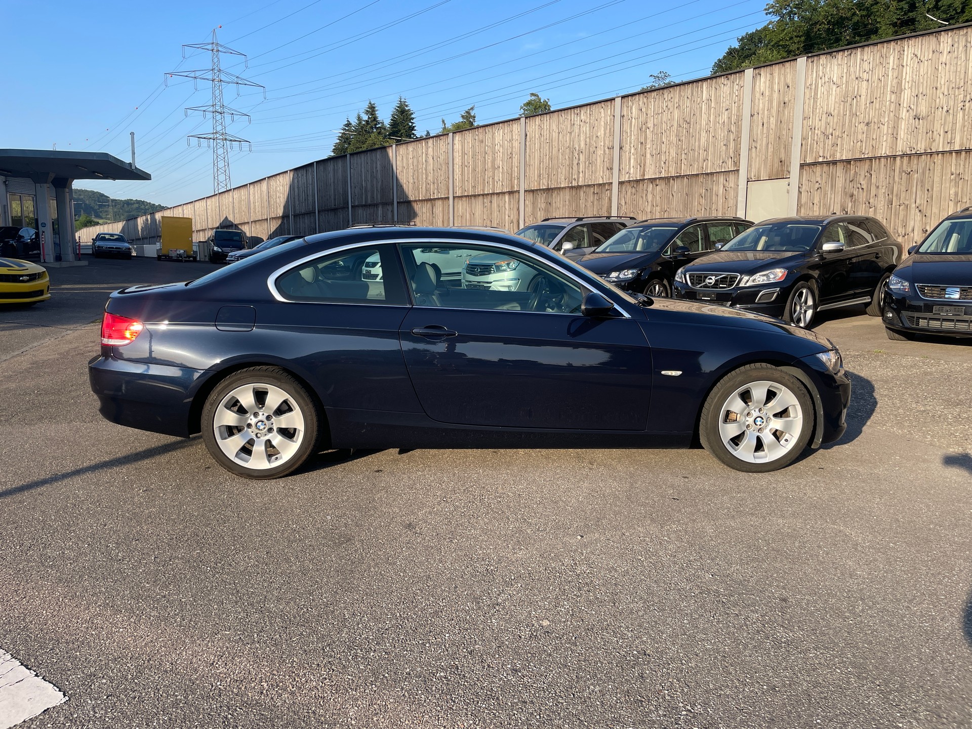 BMW 325i Coupé-image-12