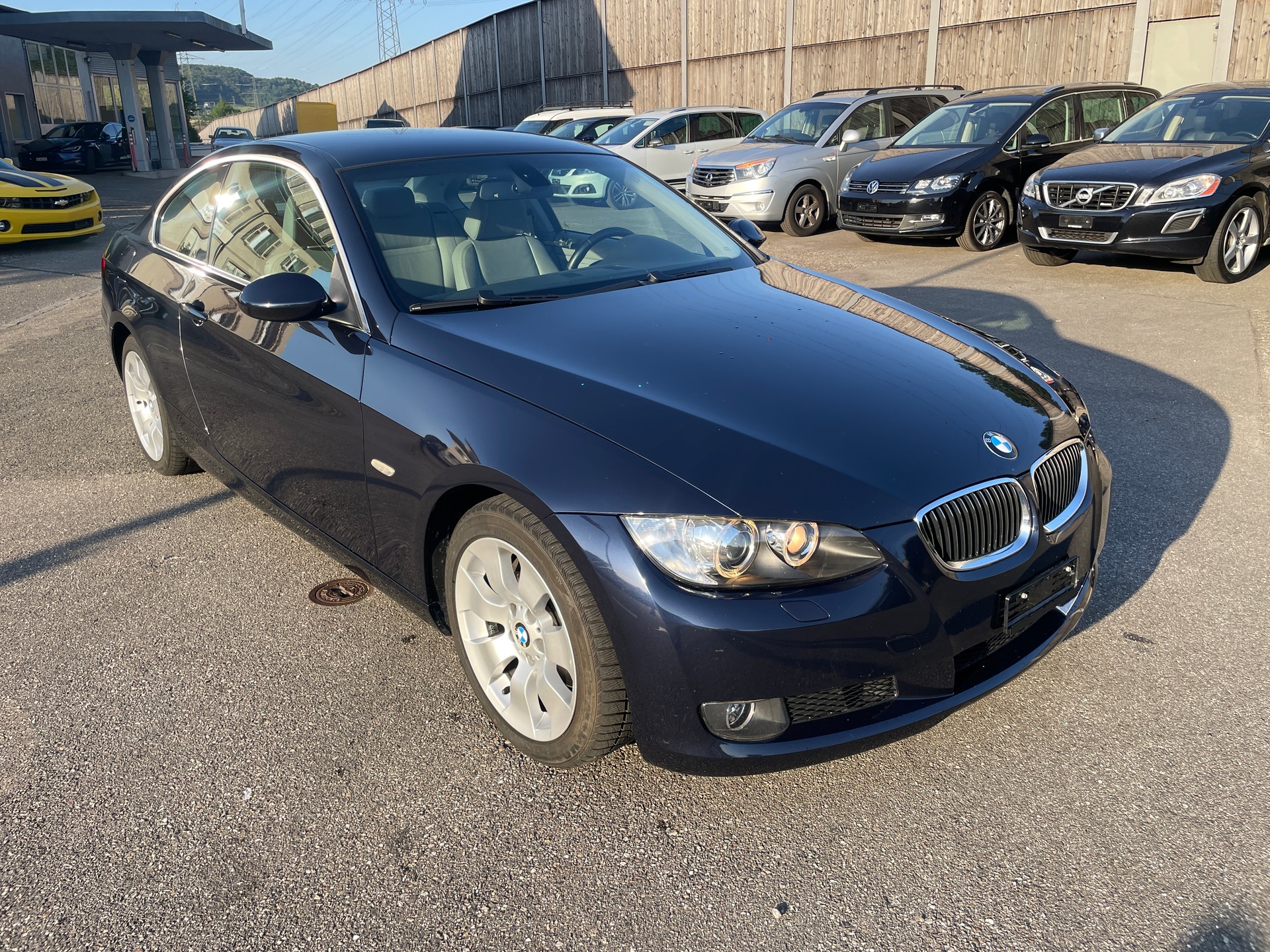 BMW 325i Coupé-image-13