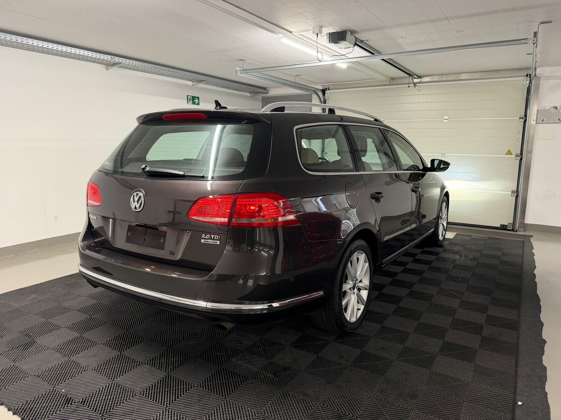 VW Passat Variant 2.0 TDI BMT Highline 4MDSG-image-4