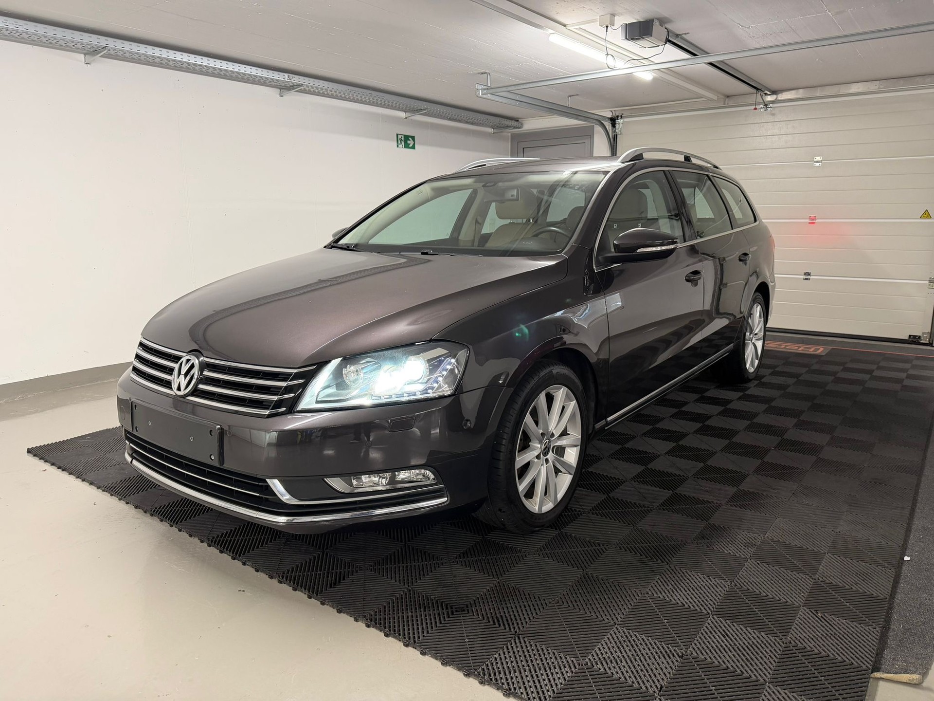 VW Passat Variant 2.0 TDI BMT Highline 4MDSG-image-2
