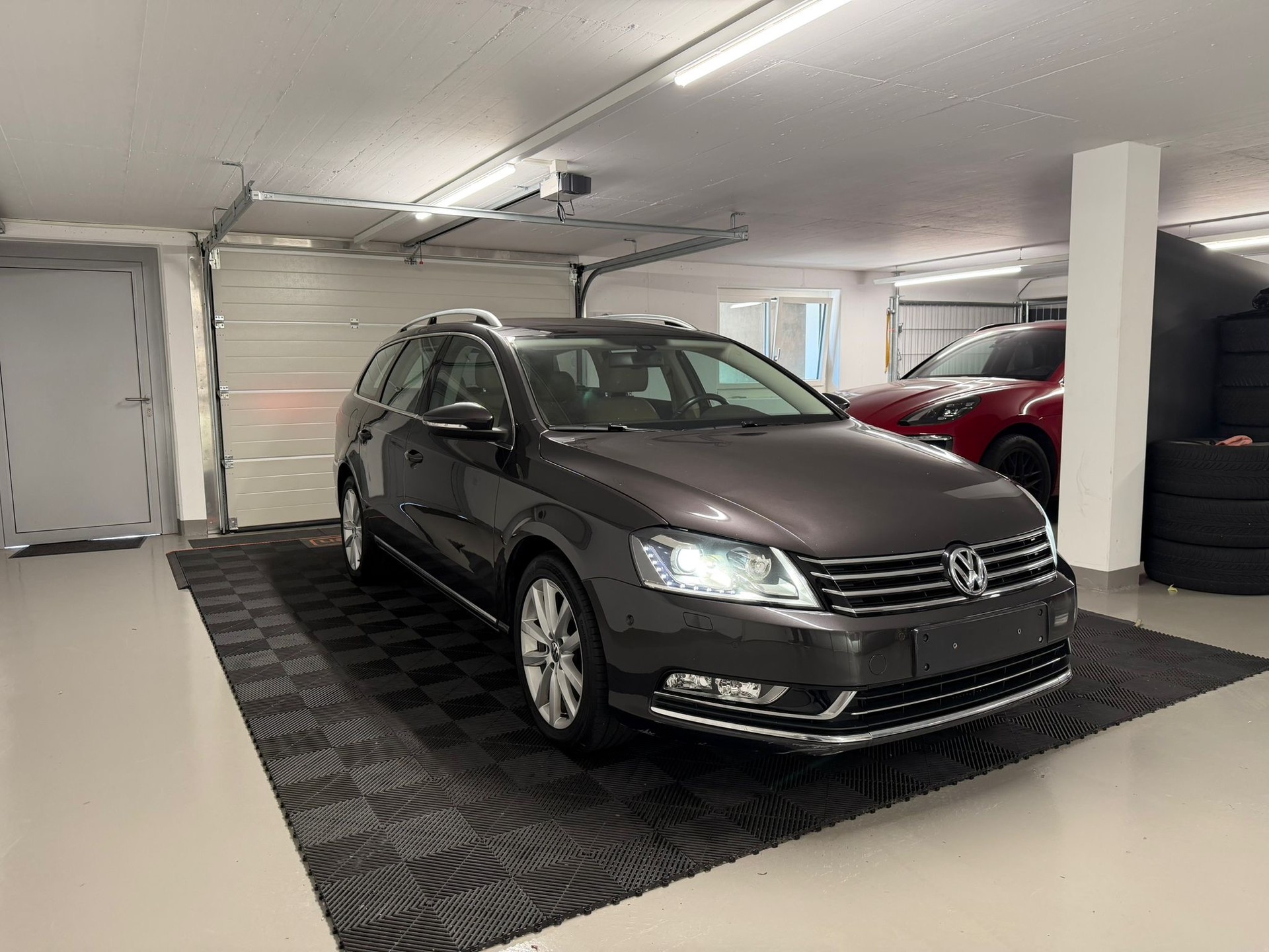 VW Passat Variant 2.0 TDI BMT Highline 4MDSG-image-1