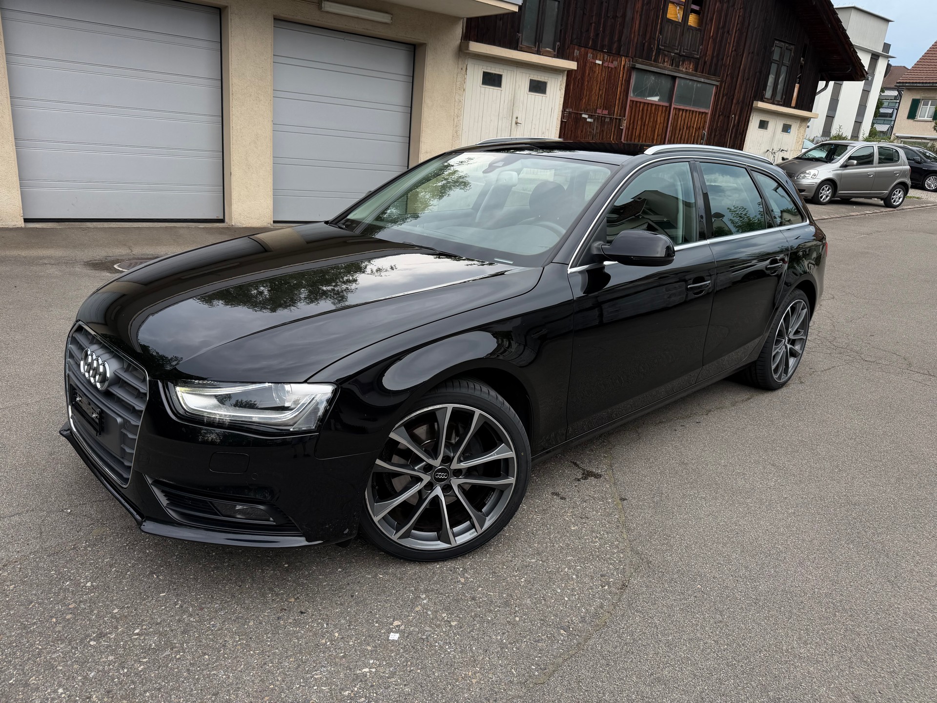 AUDI A4 Avant 2.0 TFSI quattro s-tronic/ FRISCH AB MFK & SERVICE ** AUTOMATISCH **-image-1