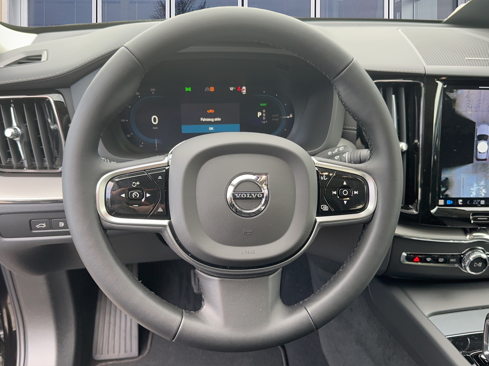 VOLVO XC60 2.0 T6 TE Ultimate Dark eAWD-image-11