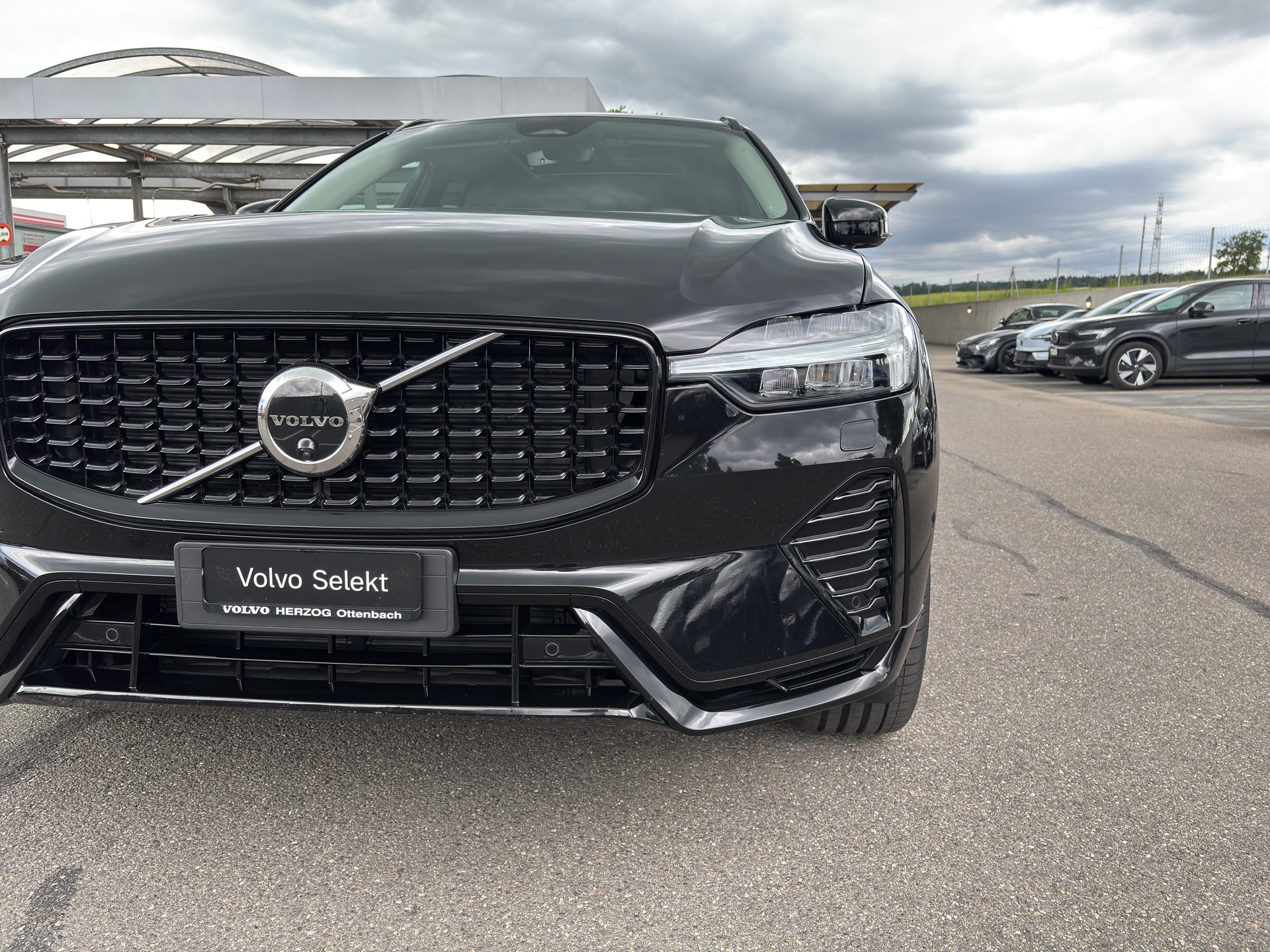 VOLVO XC60 2.0 T6 TE Ultimate Dark eAWD-image-7