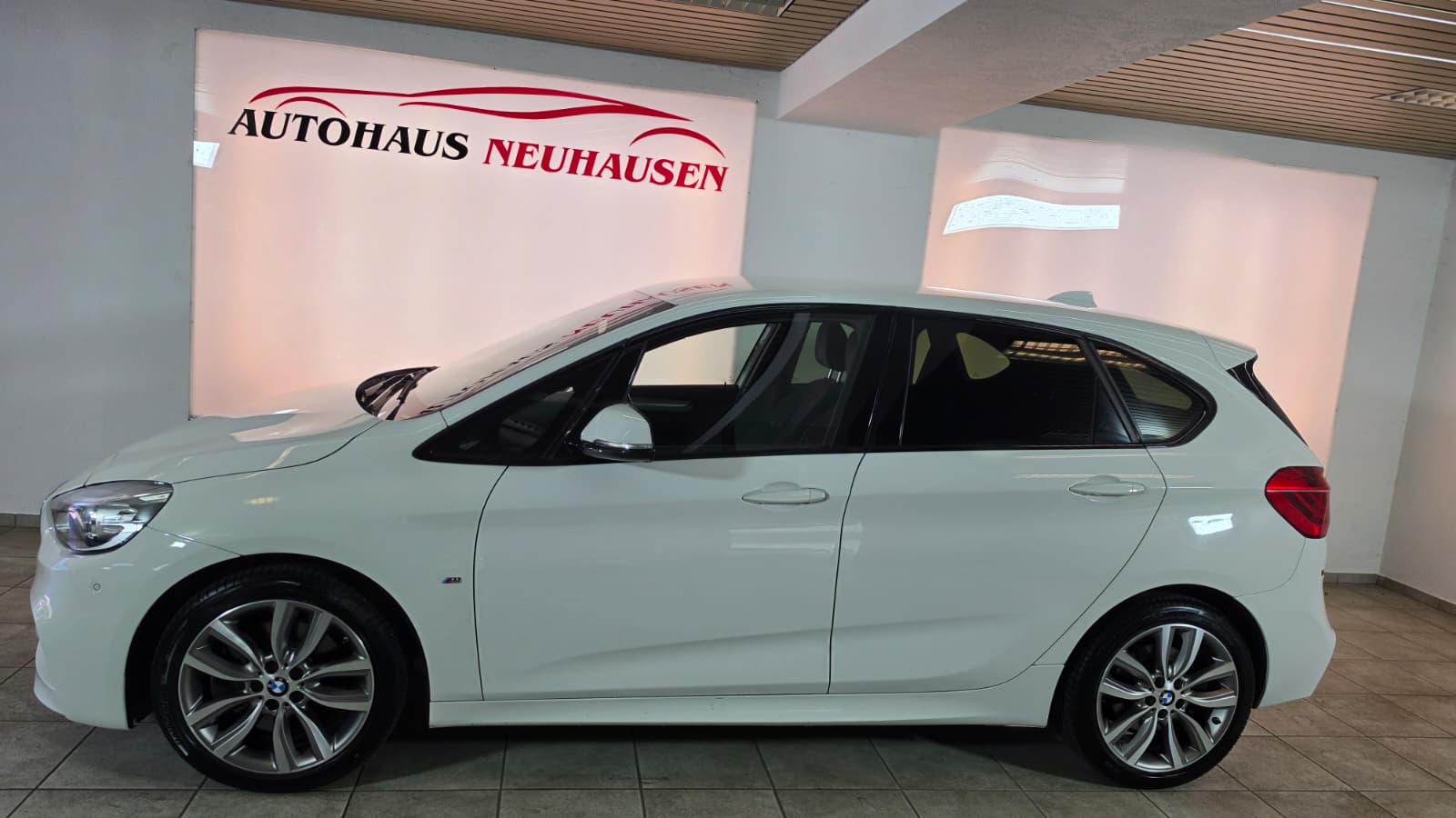 BMW 225i xDrive Active Tourer M Sport Steptronic Top Zustand, Schweizer Fahrzeug, Frisch ab MFK und Frisch ab Service-image-5