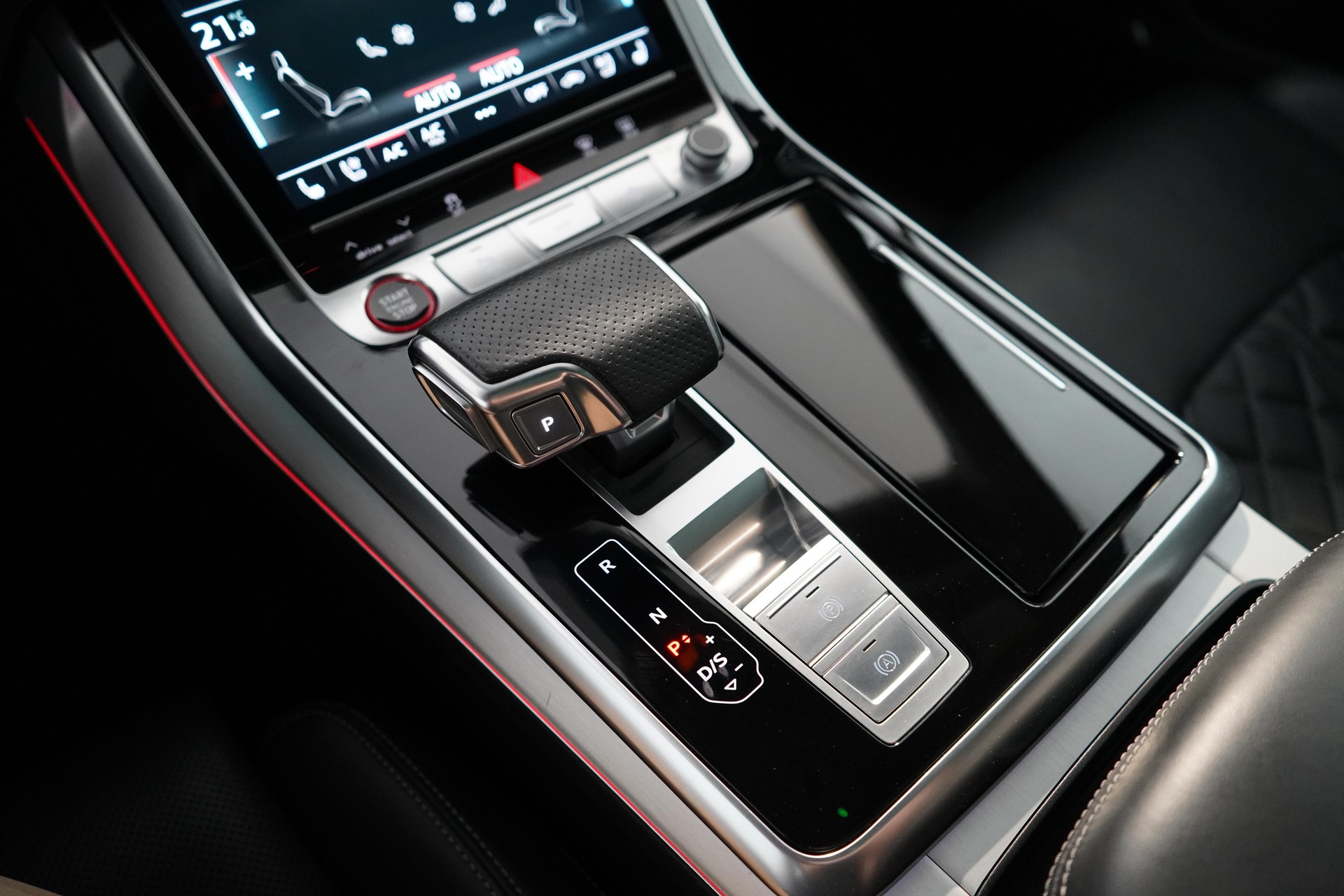 AUDI SQ7 4.0 V8 TFSI quattro T-Tronic-image-13