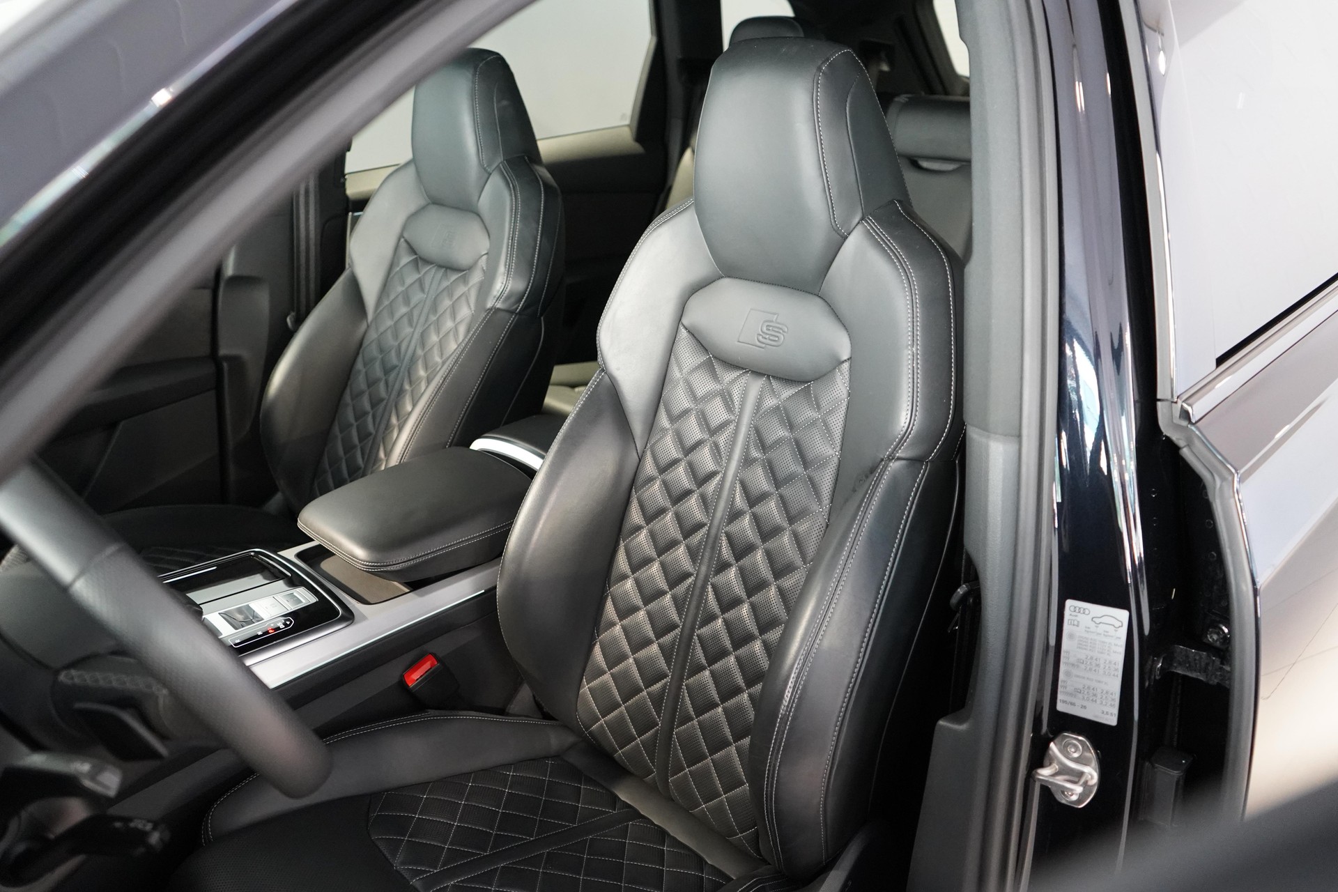 AUDI SQ7 4.0 V8 TFSI quattro T-Tronic-image-6