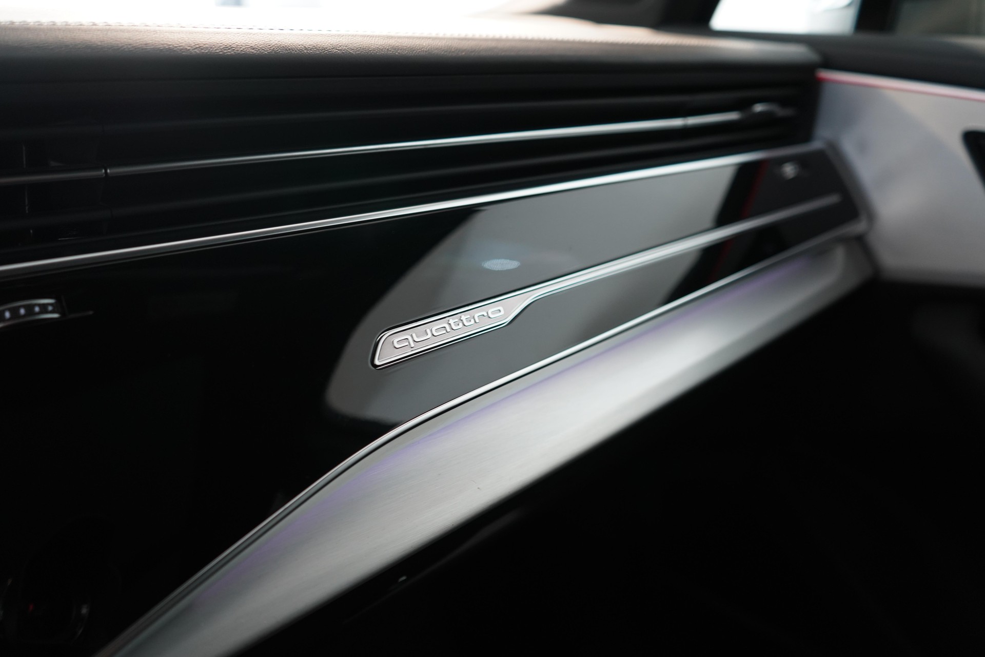 AUDI SQ7 4.0 V8 TFSI quattro T-Tronic-image-19