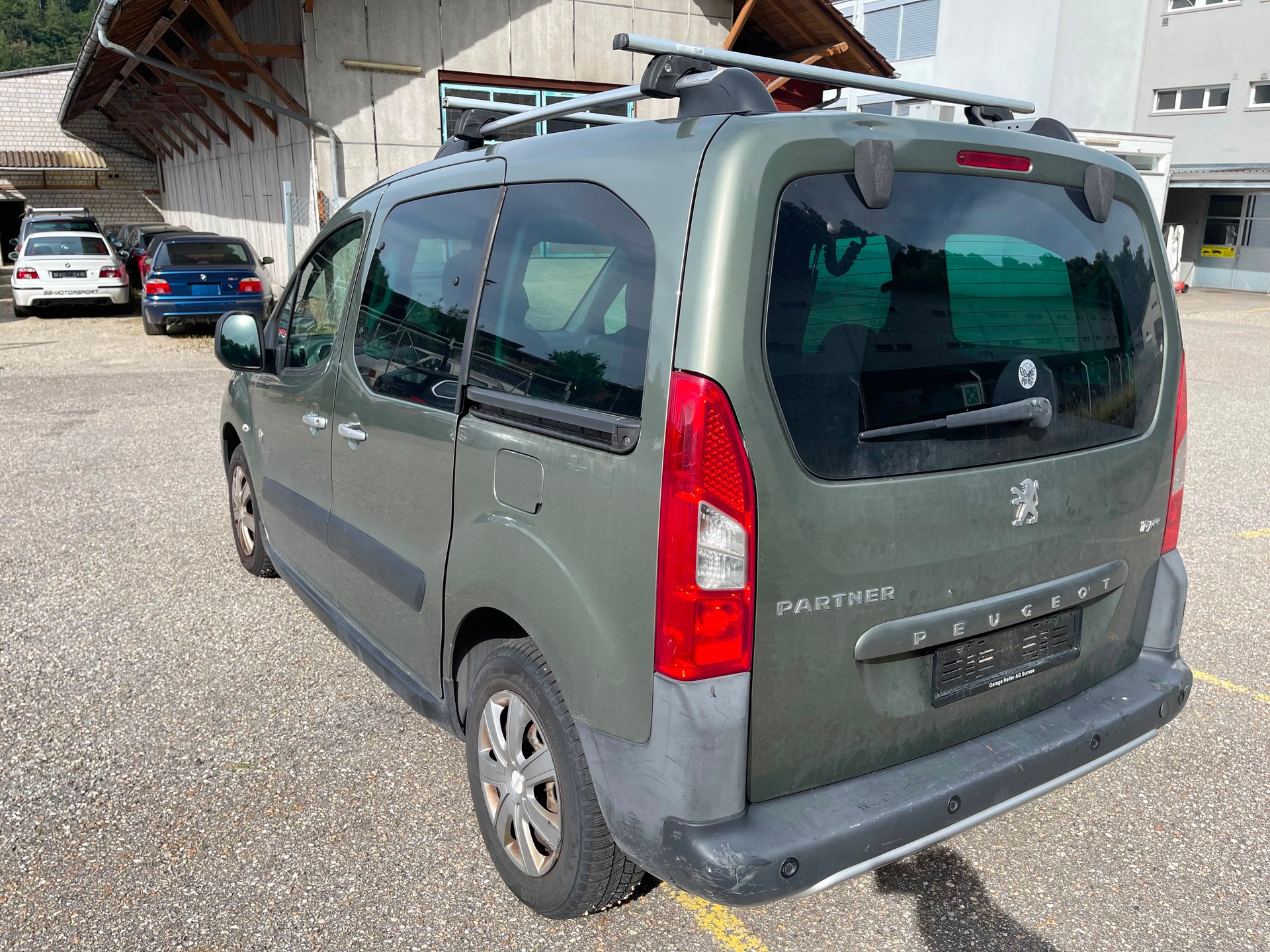 PEUGEOT Partner 1.6 HDI Outdoor-image-2