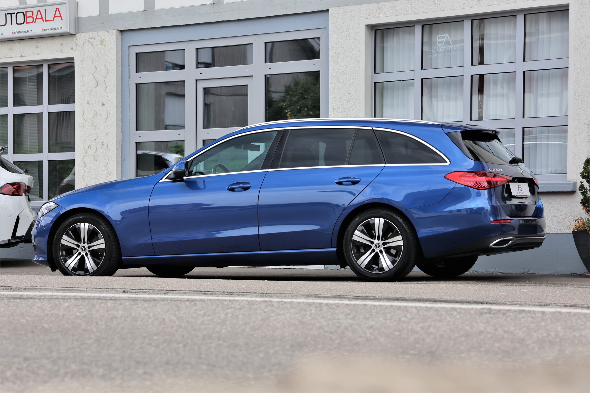 MERCEDES-BENZ C 220 d T 4Matic Avantgarde (CH)-image-3
