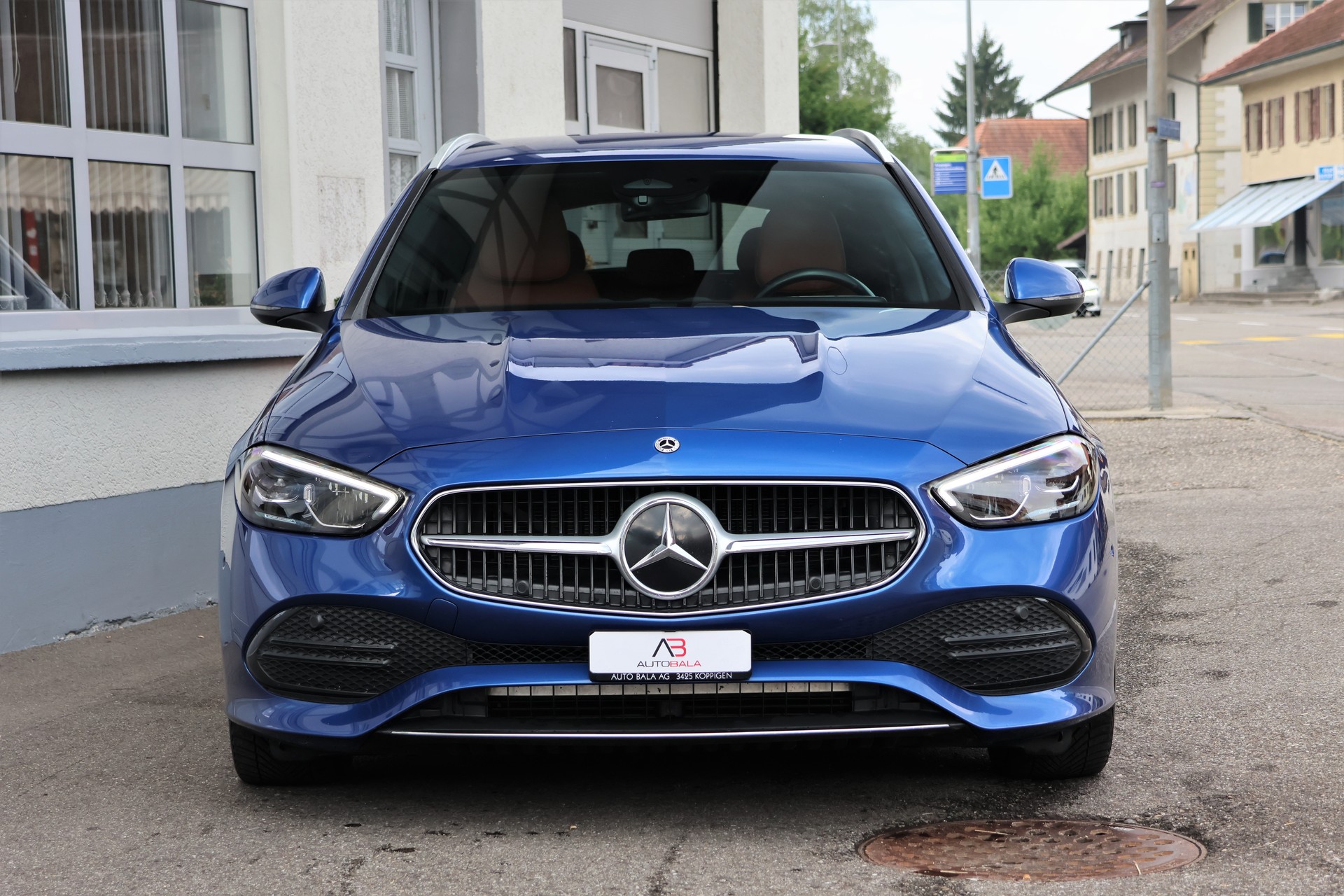MERCEDES-BENZ C 220 d T 4Matic Avantgarde (CH)-image-1