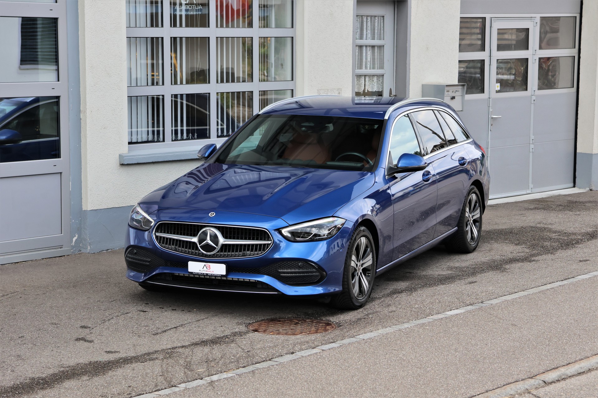 MERCEDES-BENZ C 220 d T 4Matic Avantgarde (CH)-image-0