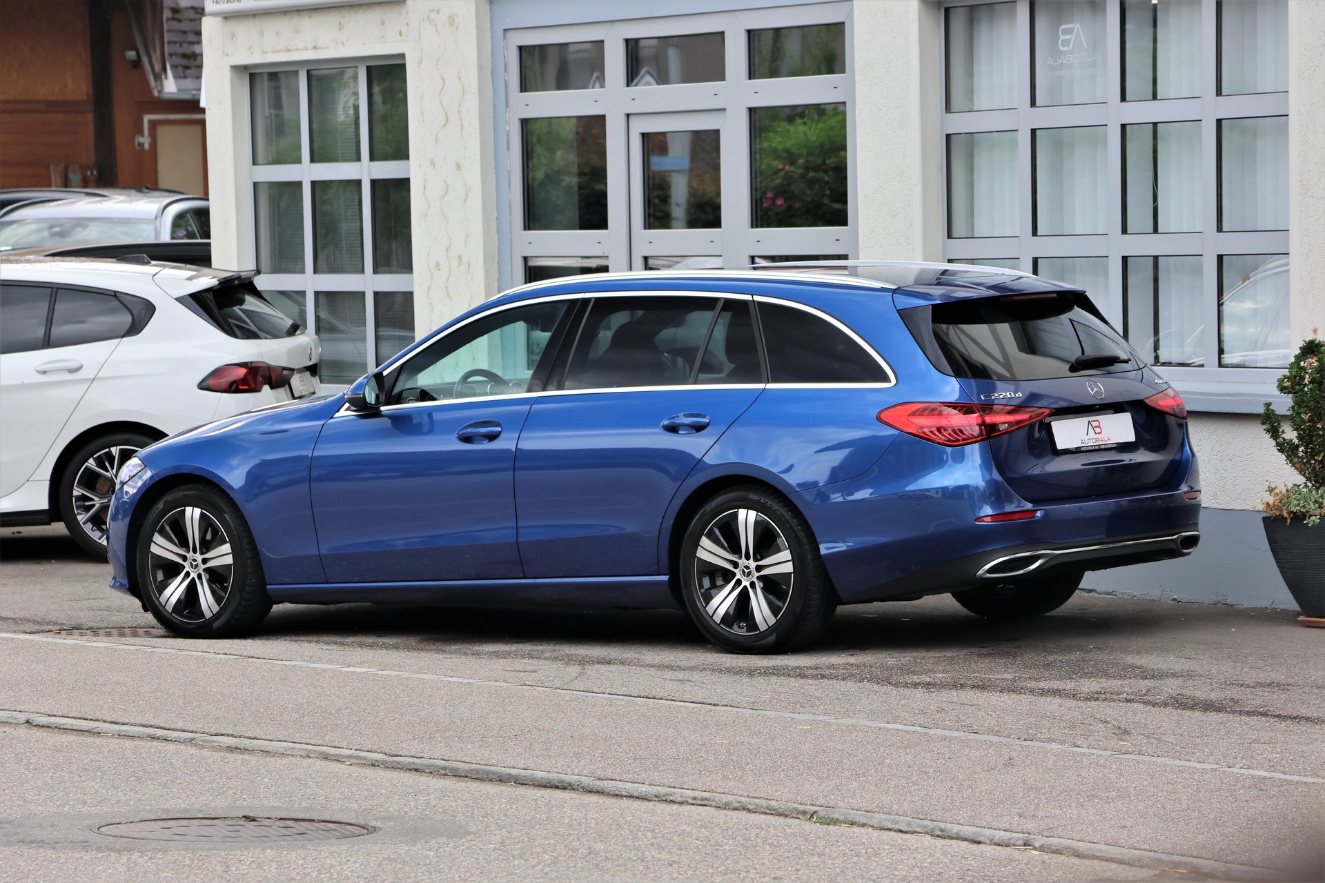 MERCEDES-BENZ C 220 d T 4Matic Avantgarde (CH)-image-4