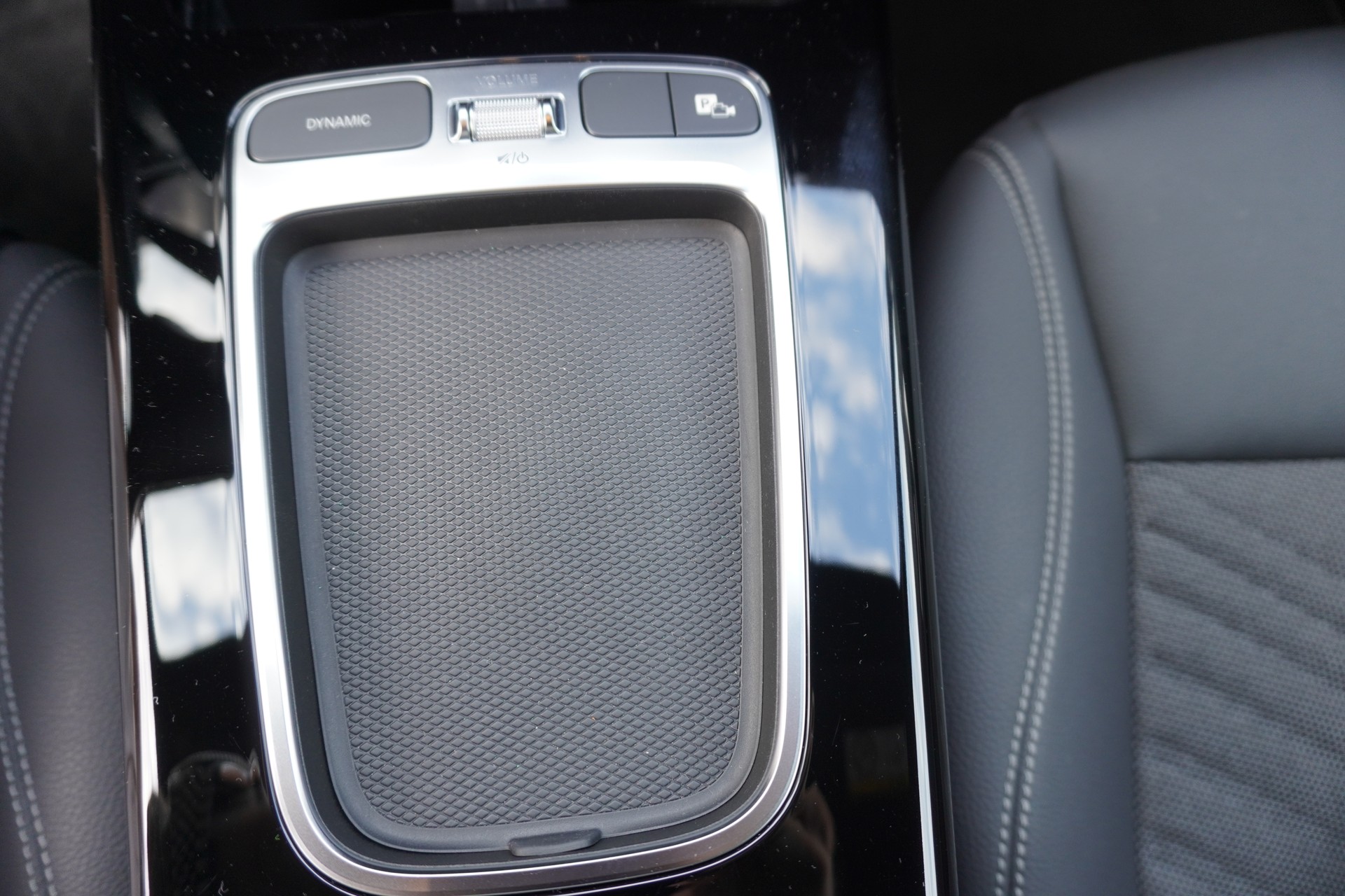 MERCEDES-BENZ CLA Shooting Brake 200 7G-DCT-image-24