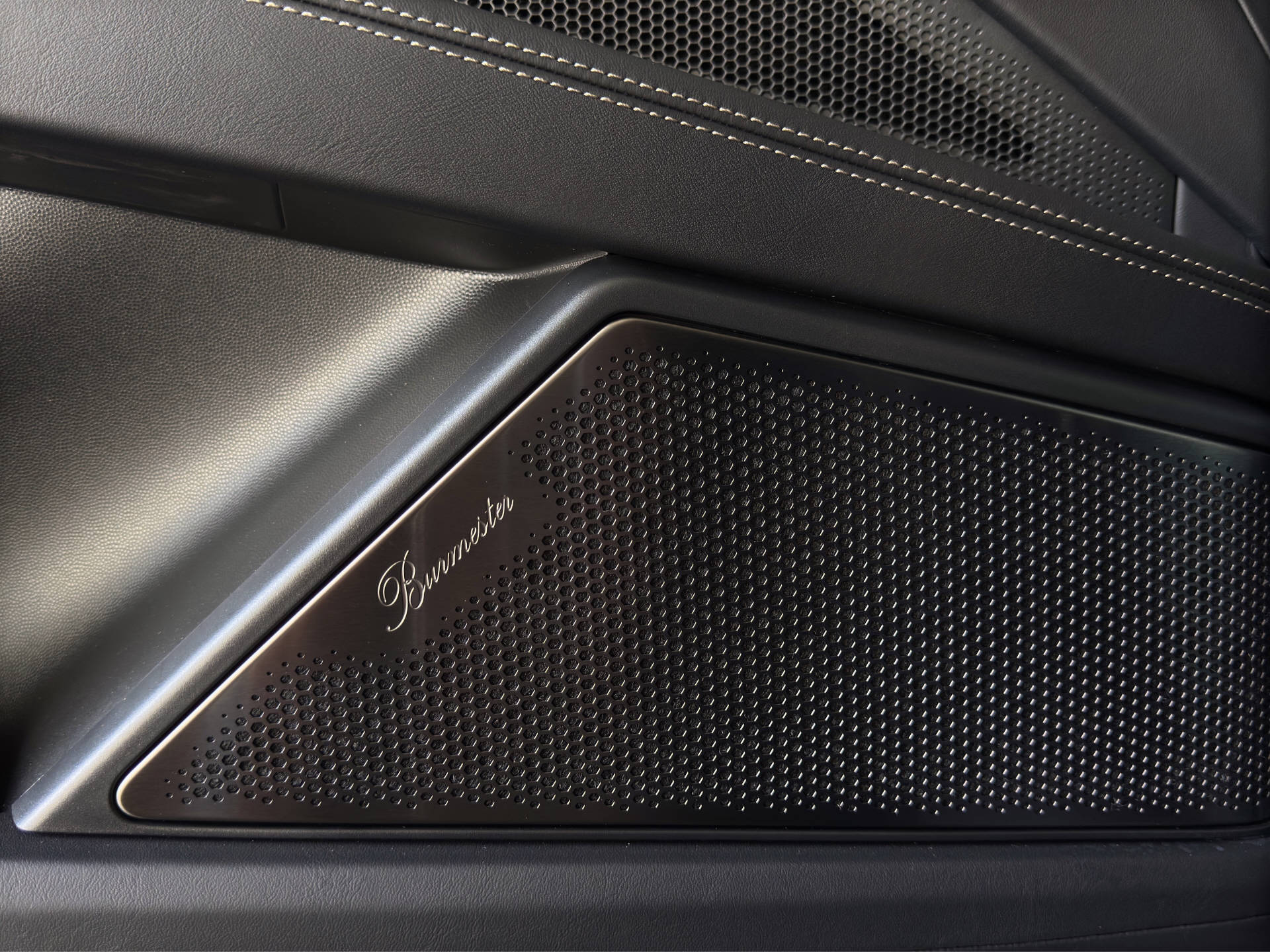PORSCHE Cayenne Electric Turbo-image-10