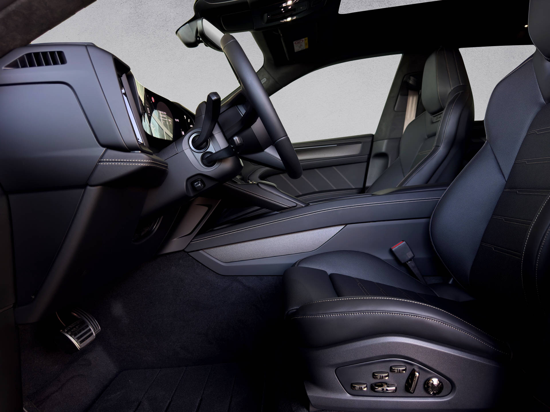PORSCHE Cayenne Electric Turbo-image-7