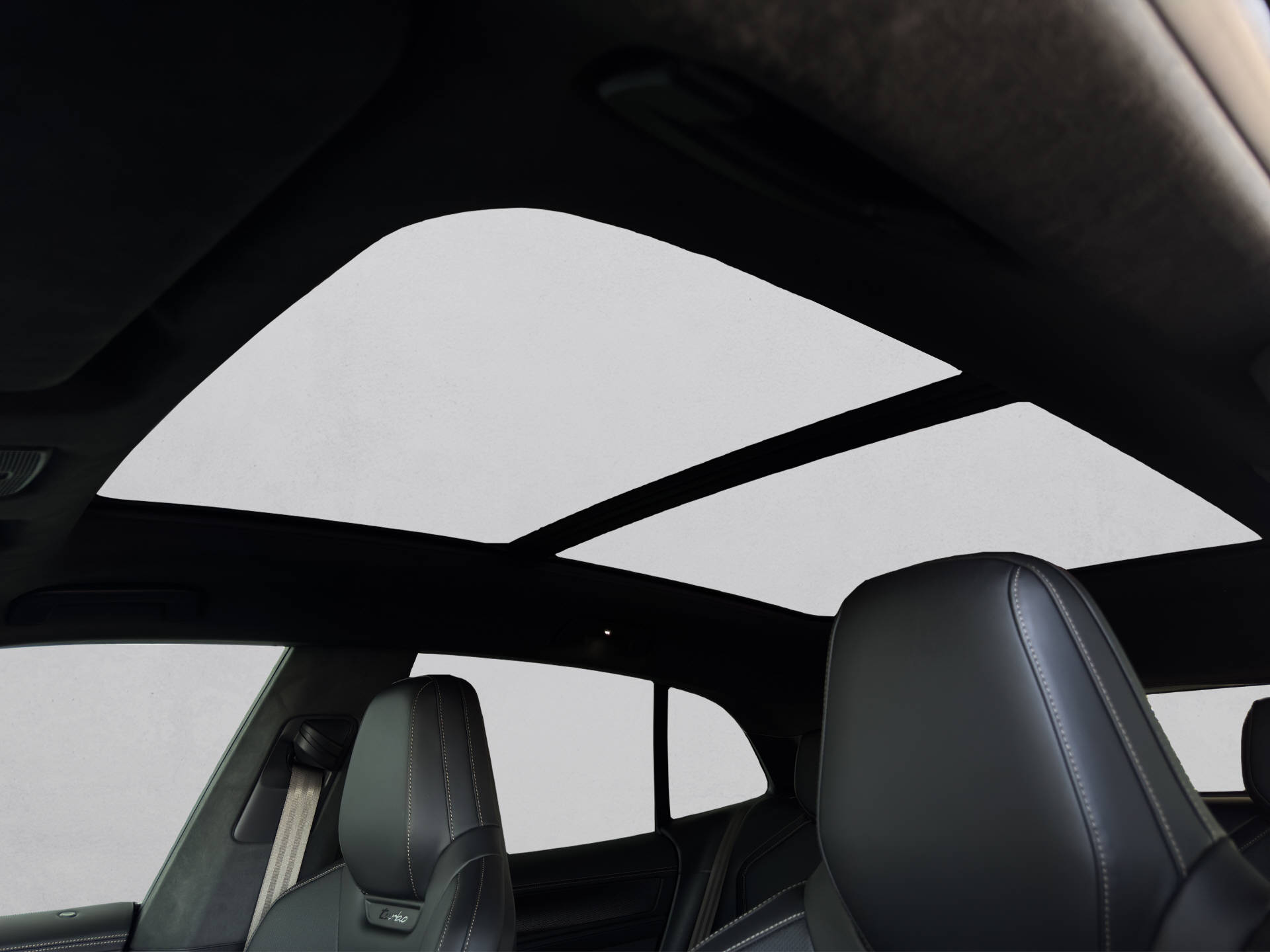 PORSCHE Cayenne Electric Turbo-image-13