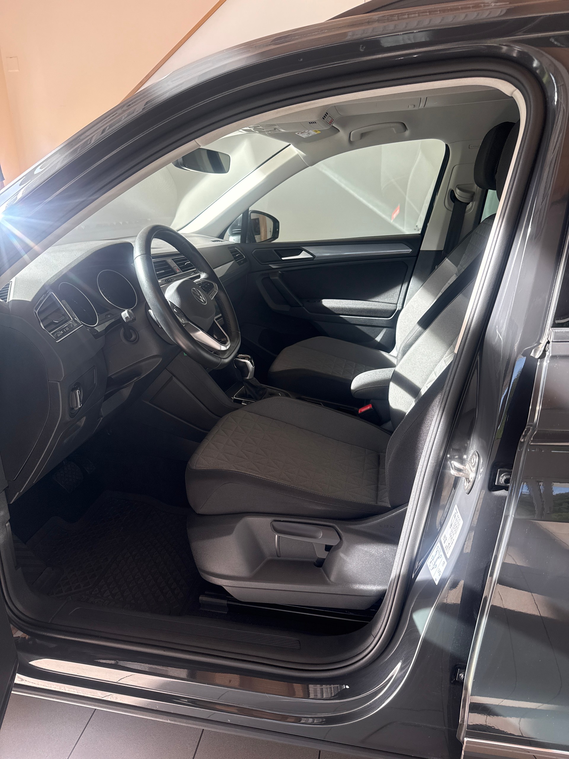 VW Tiguan 1.5 TSI Life DSG 2WD-image-3