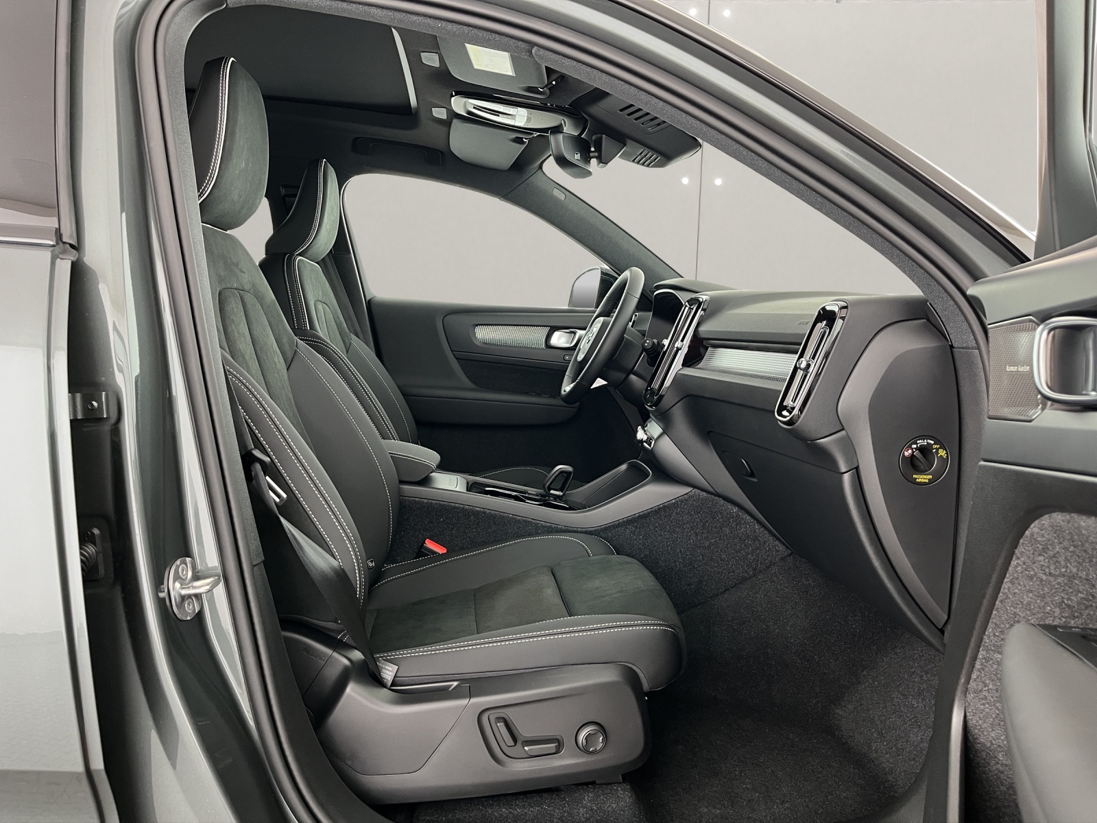 VOLVO EX40 Twin Performance Ultra AWD-image-11