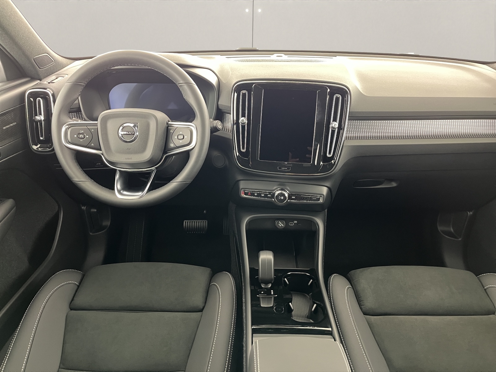 VOLVO EX40 Twin Performance Ultra AWD-image-9