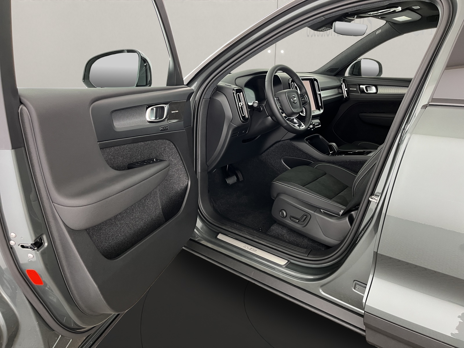 VOLVO EX40 Twin Performance Ultra AWD-image-7