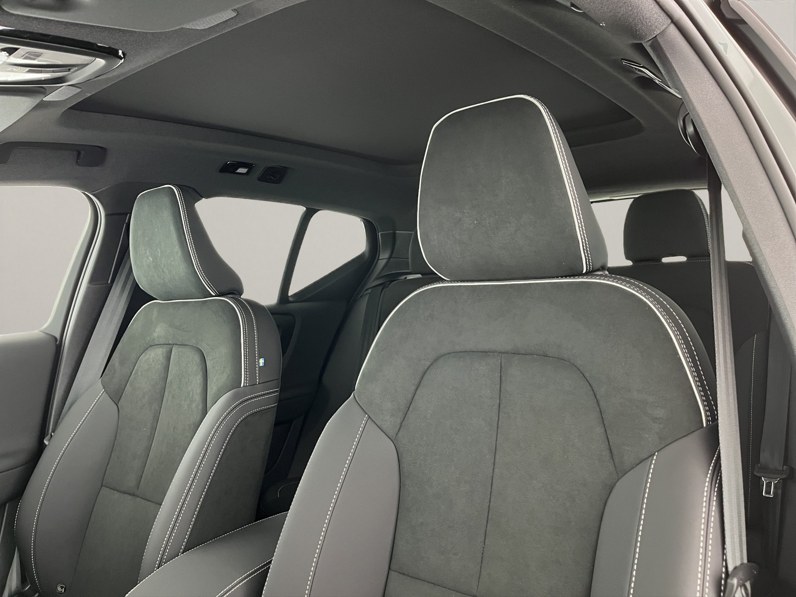 VOLVO EX40 Twin Performance Ultra AWD-image-12