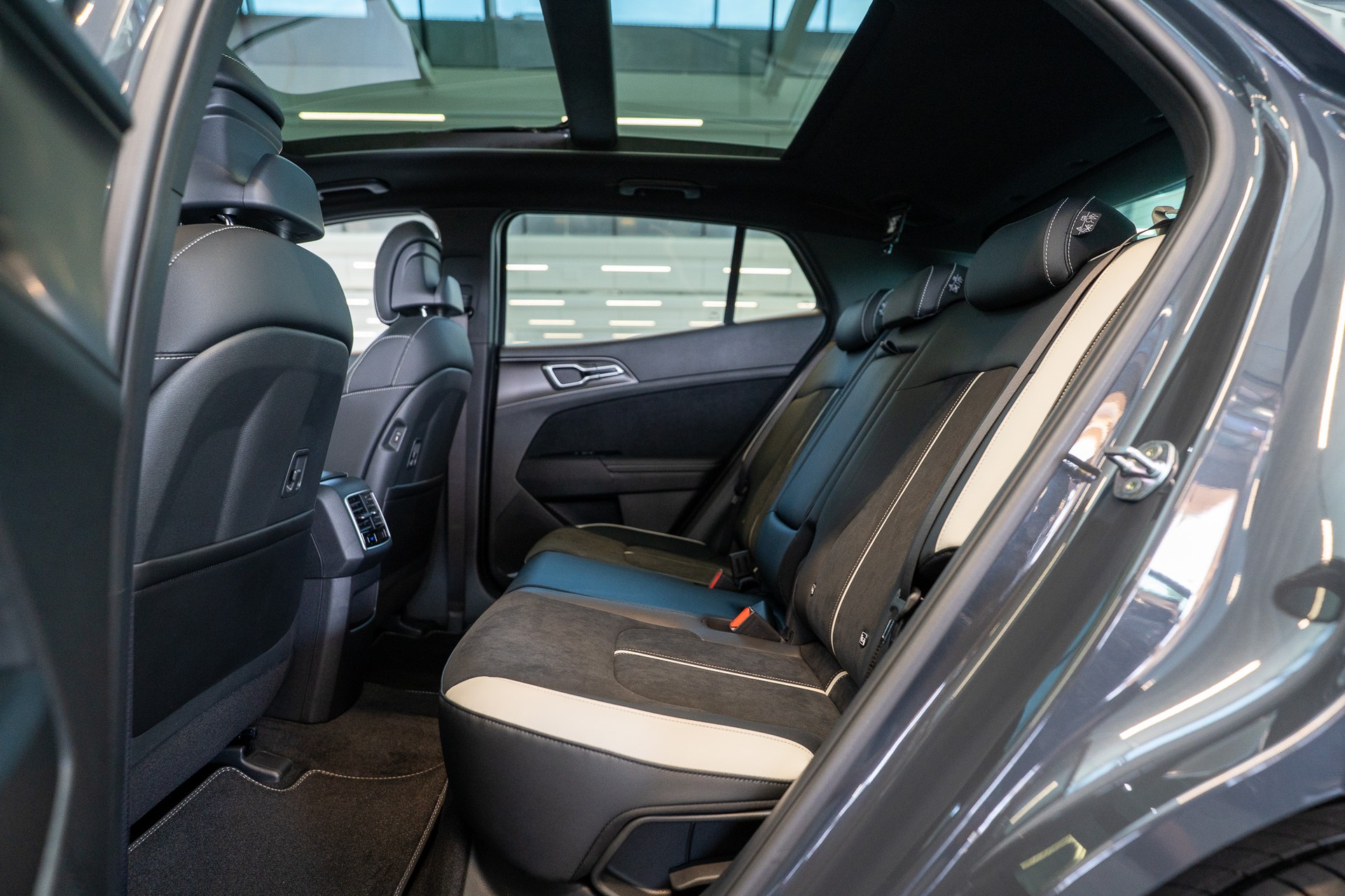 KIA Sportage 1.6T-GDi PHEV GT-Line Power Edition A / Panorama-Schiebedach-image-11