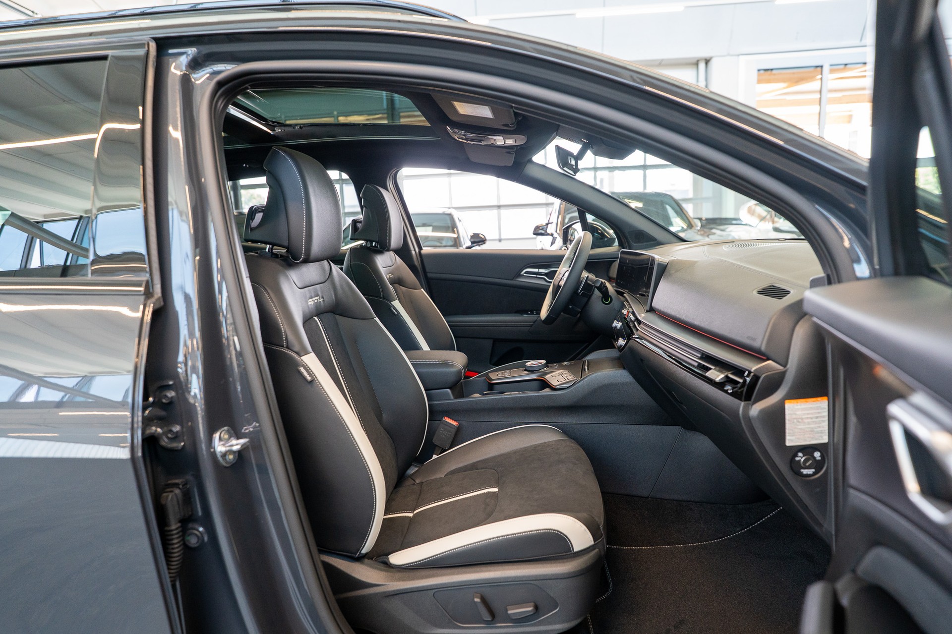 KIA Sportage 1.6T-GDi PHEV GT-Line Power Edition A / Panorama-Schiebedach-image-13