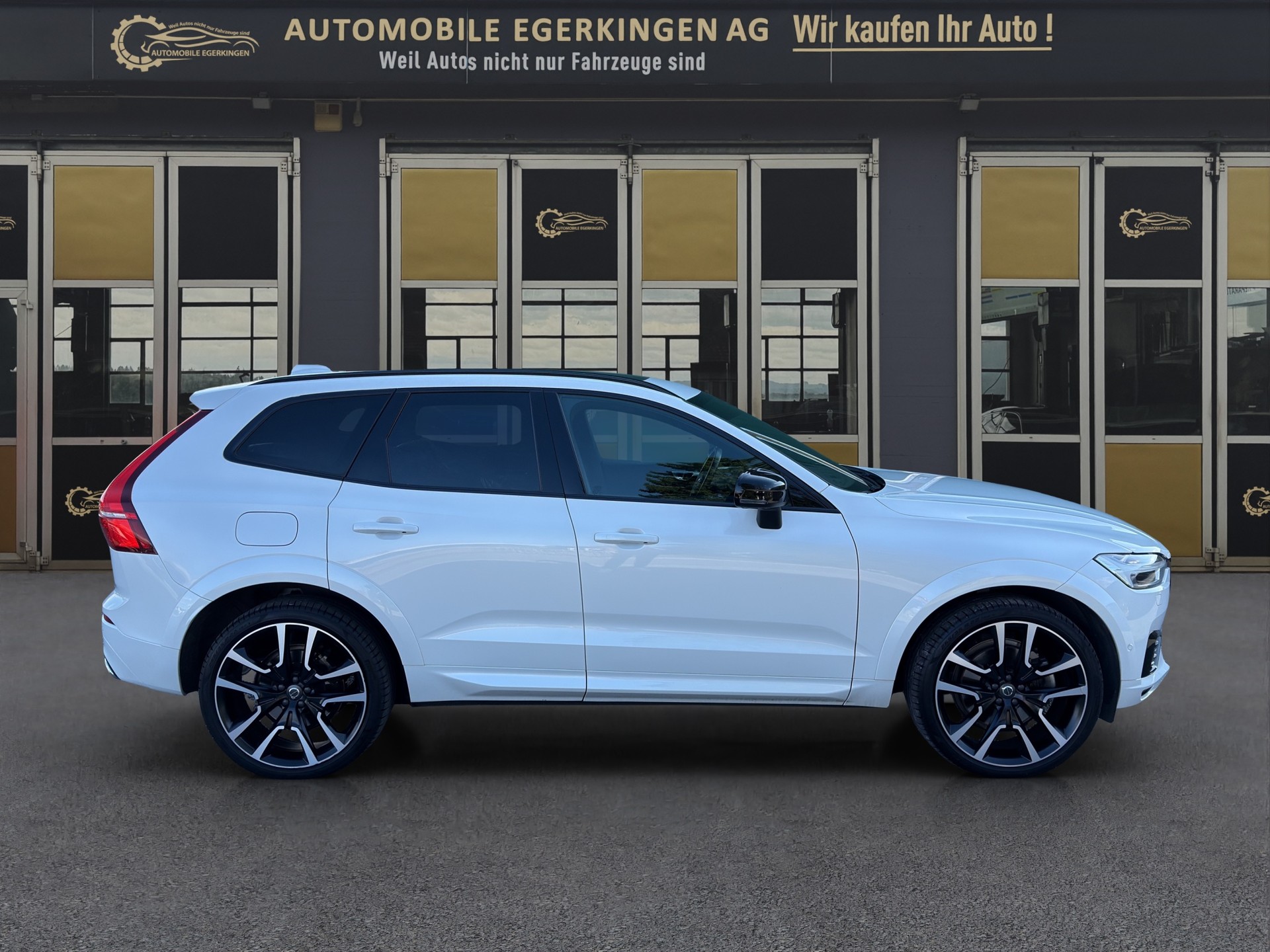 VOLVO XC60 2.0 T8 TE R-Design eAWD-image-3