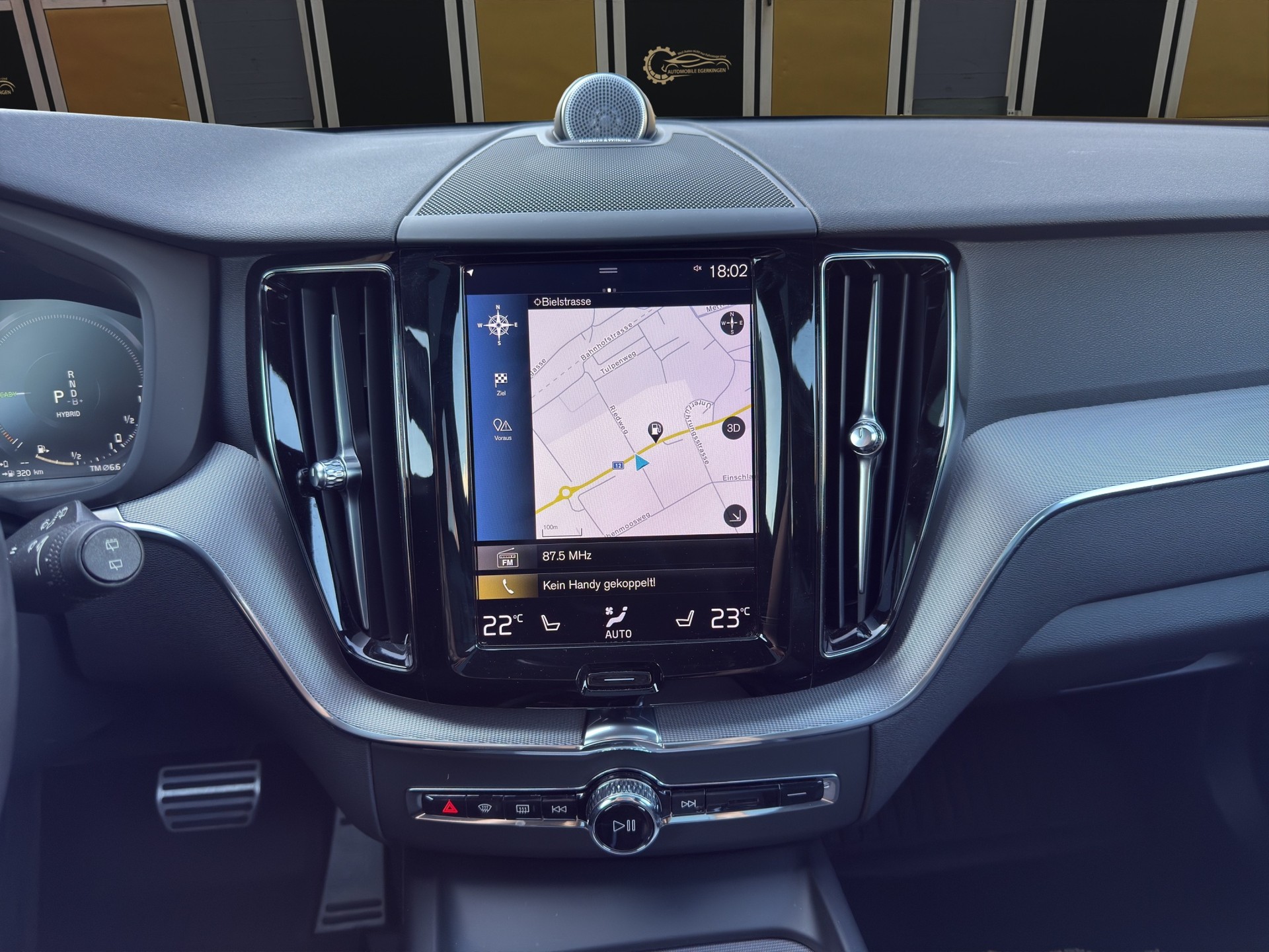 VOLVO XC60 2.0 T8 TE R-Design eAWD-image-15