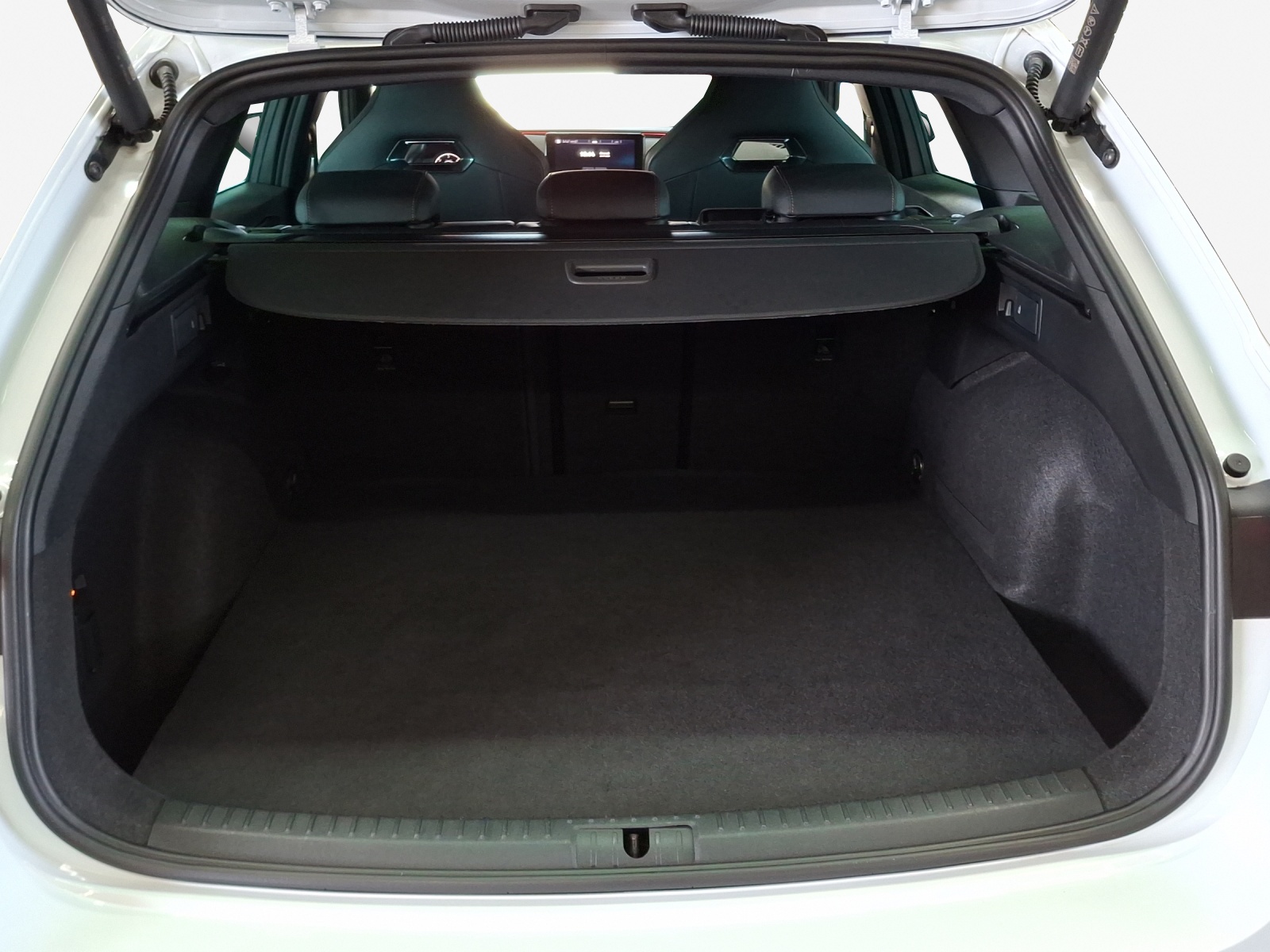CUPRA LEON ST 1.4 e-HYBRID pHEV DSG-image-12